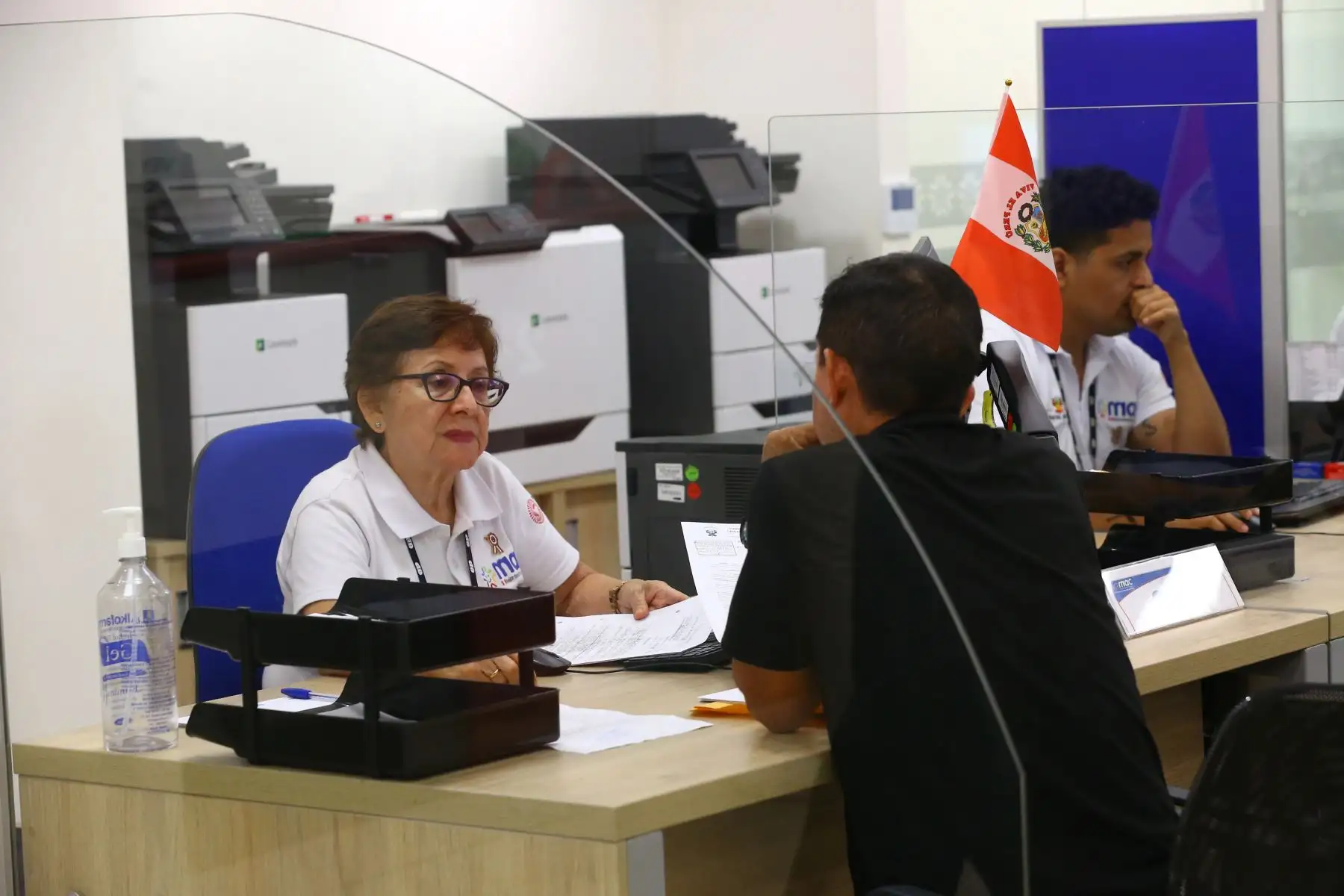 Centro de Mejor Atención al Ciudadano (MAC) acerca los servicios del Estado al ciudadano, reduciendo el tiempo que se invierte en realizar los trámites requeridos.
Foto: ANDINA/Eddy Ramos