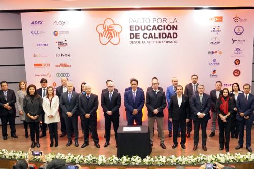 La Cámara de Comercio de Lima (CCL), suscribió el "Pacto por la educación de calidad". Foto: Cortesía.