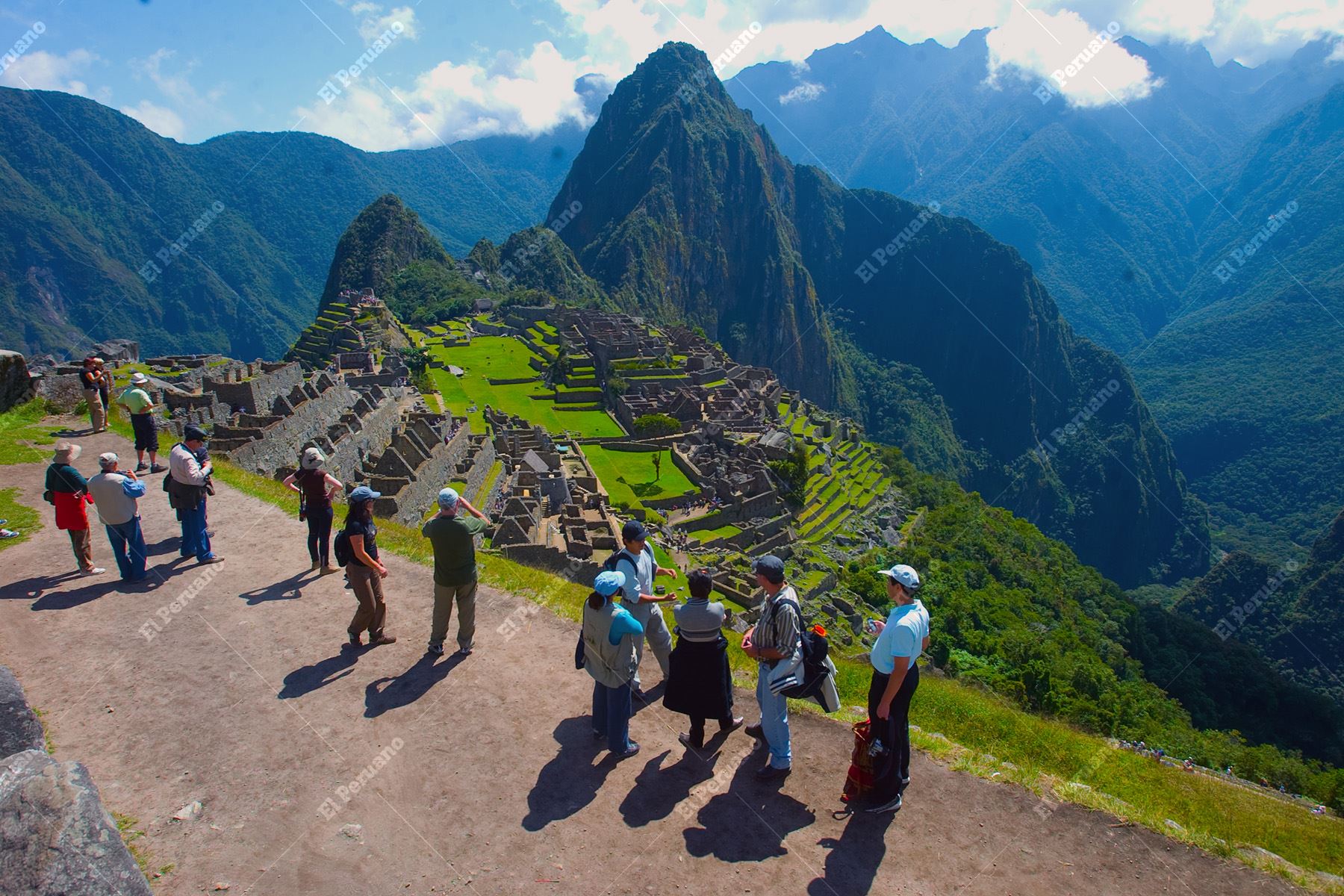 Más turistas vienen al Perú a conocer sus atractivos históricos como el majestuoso Machu Picchu. ANDINA/archivo