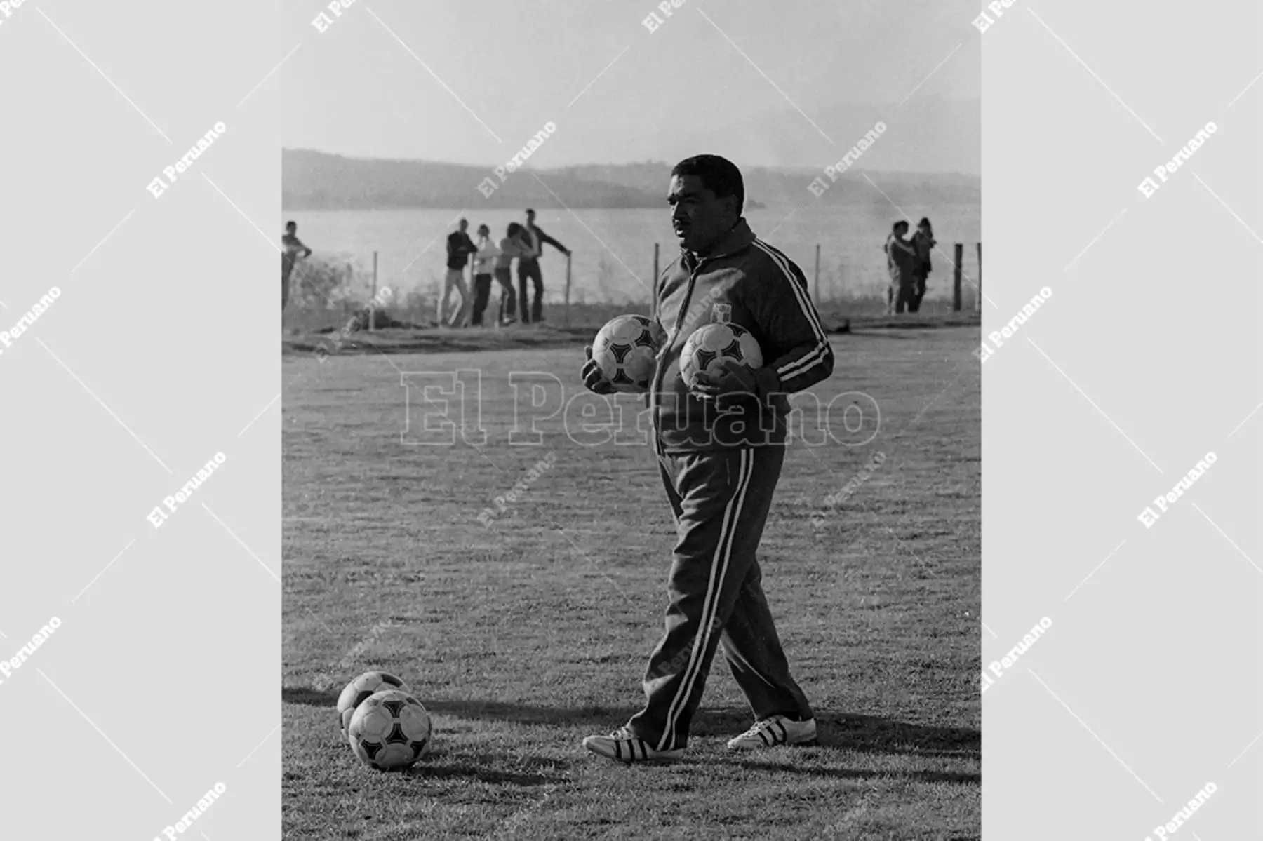 Córdoba, Argentina - 1 junio 1978  / Entrenamientos de la selección peruana de fútbol bajo la dirección de Marcos Calderón previo a su debut con Escocia en el mundial  Argentina 78. Foto: Archivo Histórico de El Peruano / Rolando Ángeles