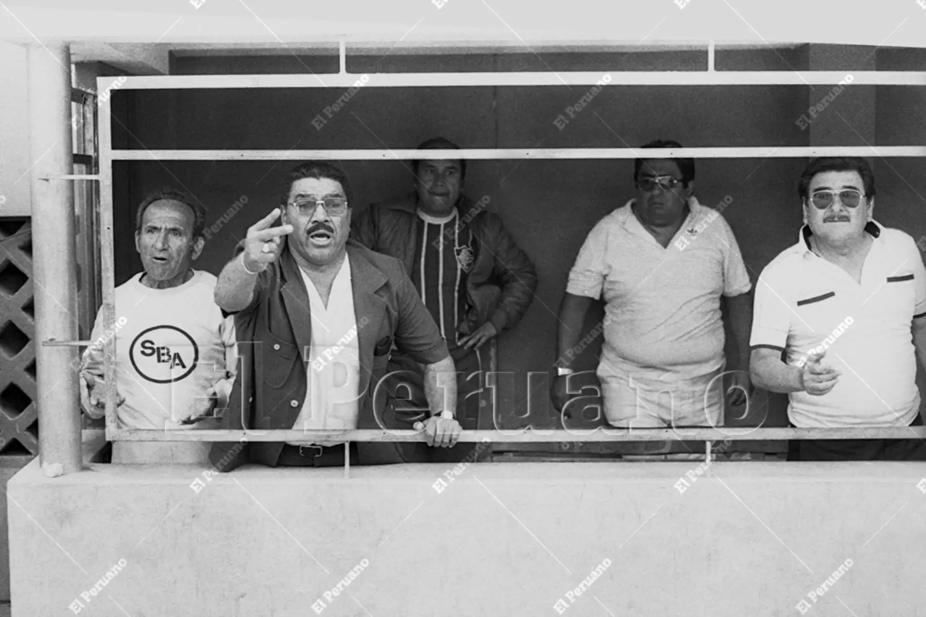 Lima - 23 diciembre 1984 / Marcos Calderón, entrenador del Sport Boys, dando indicaciones. Después de 26 años el cuadro porteño  se coronó campeón nacional al vencer 4-1 a Unión Huaral. Foto: Archivo Histórico de El Peruano / Rolando Ángeles