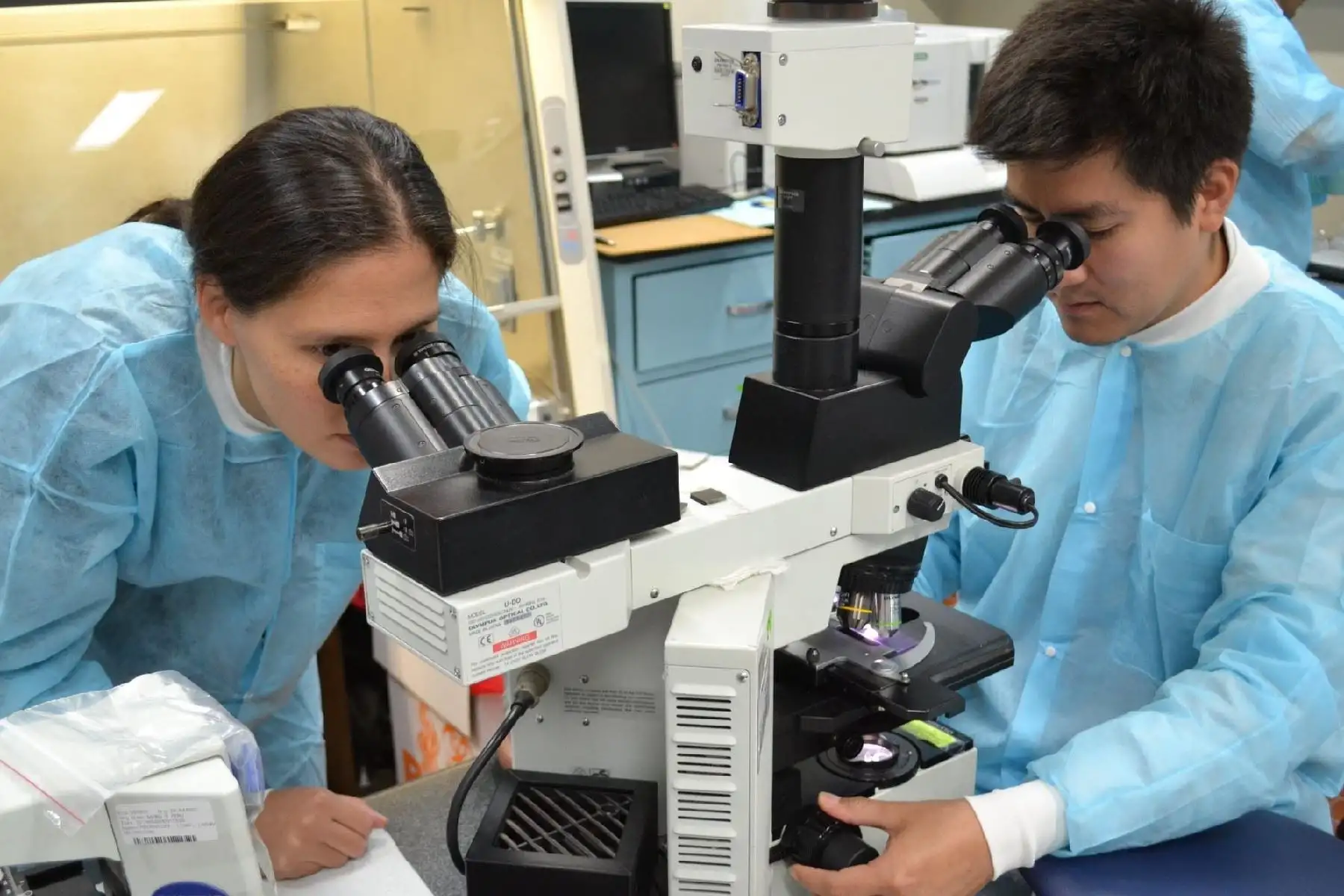 Los laboratorios colaboran estrechamente con numerosos socios en América Central y del Sur; y en el Perú se han realizado estudios de investigación científica en salud en Amazonas, Áncash, Cajamarca, Cusco, Junín, La Libertad, Lima, Loreto, Madre de Dios, Piura, San Martín y Tumbes.