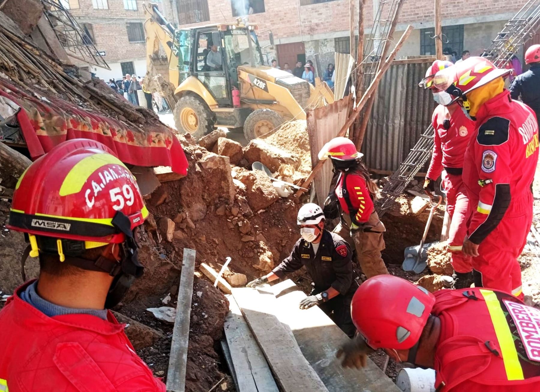 Un obrero de construcción civil murió al derrumbarse una pared cuando realizaba trabajos de excavación en un inmueble ubicado en pleno centro de la ciudad de Cajamarca. ANDINA/Difusión