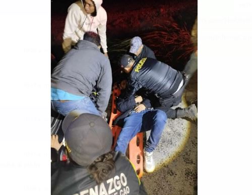 Siete personas resultaron heridas anoche tras choque entre dos autos en el distrito de Santiago de Cao, región La Libertad. ANDINA/Difusión