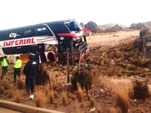 Choque de bus interprovincial y camión deja un fallecido y 35 heridos. El trágico accidente ocurrió hoy en la carretera Central, en el tramo La Oroya - Tarma. ANDINA/Difusión