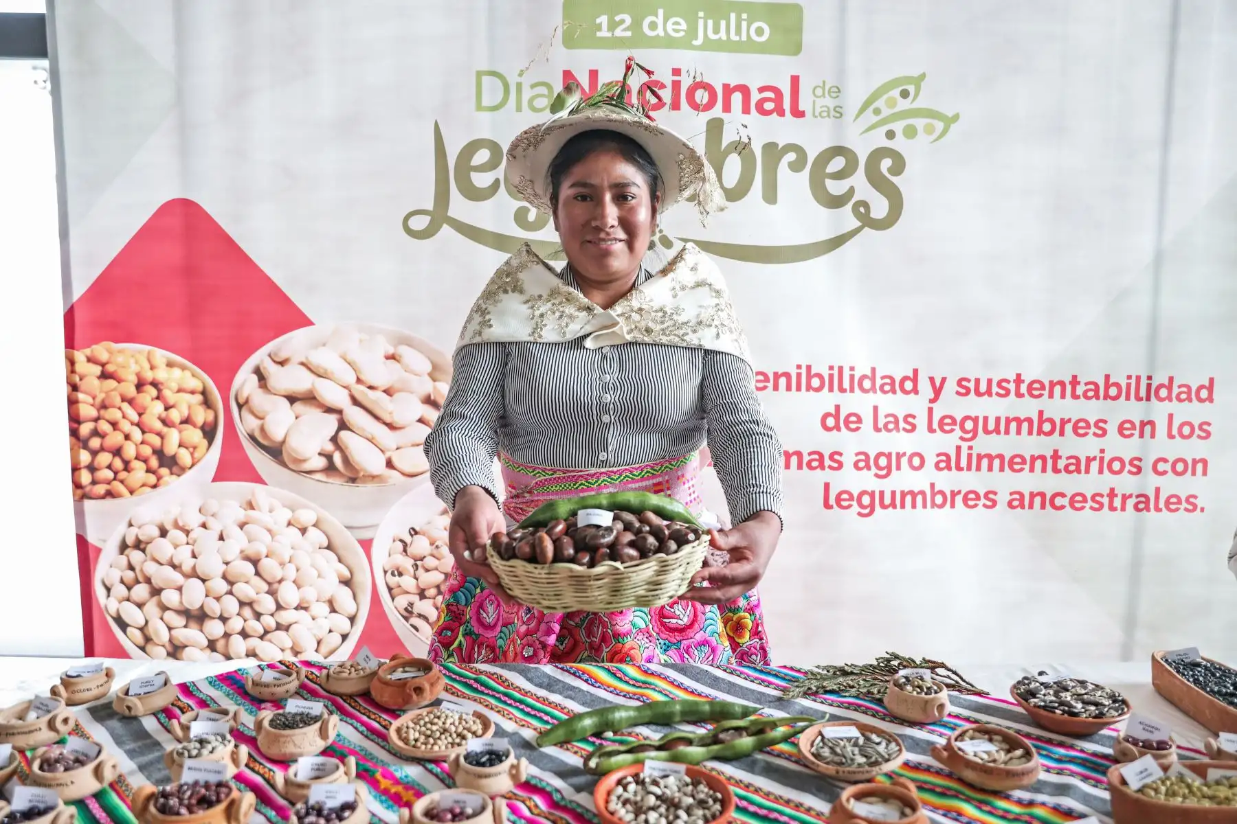 Surtida mesa con alimentos por el "Día Nacional de las Legumbres". Foto: ANDINA/ Connie Calderon