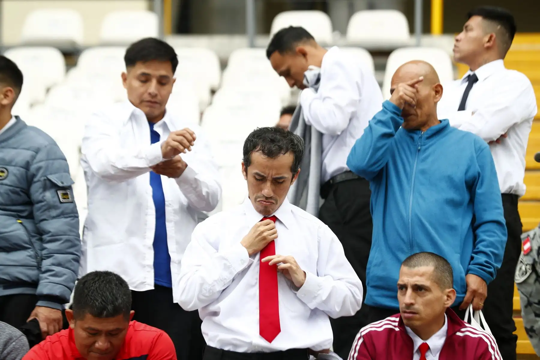 Reclusos de los penales de Lurigancho, Miguel Castro Castro y Chorrillos acudieron al Estadio Nacional para brindar un espectáculo musical como preámbulo a la final de la Copa América Penitenciaria 2024, en la que se enfrentaban los internos de los penales del Callao y de Chincha, representando a las selecciones de Perú y Costa Rica respectivamente. Foto: ANDINA/Daniel Bracamonte