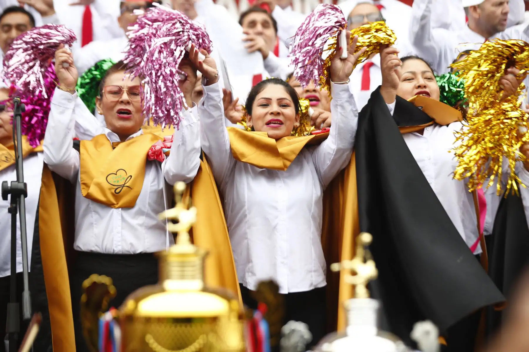 Reclusos de los penales de Lurigancho, Miguel Castro Castro y Chorrillos acudieron al Estadio Nacional para brindar un espectáculo musical como preámbulo a la final de la Copa América Penitenciaria 2024, en la que se enfrentaban los internos de los penales del Callao y de Chincha, representando a las selecciones de Perú y Costa Rica respectivamente. Foto: ANDINA/Daniel Bracamonte
