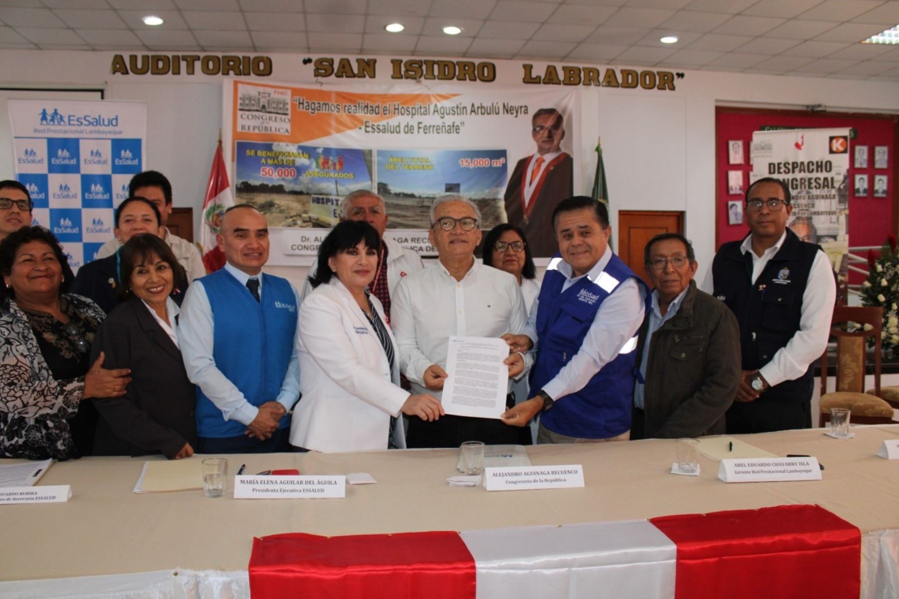 Mesa de trabajo organizada por el despacho del legislador Alejandro Aguinaga. Foto: Cortesía.