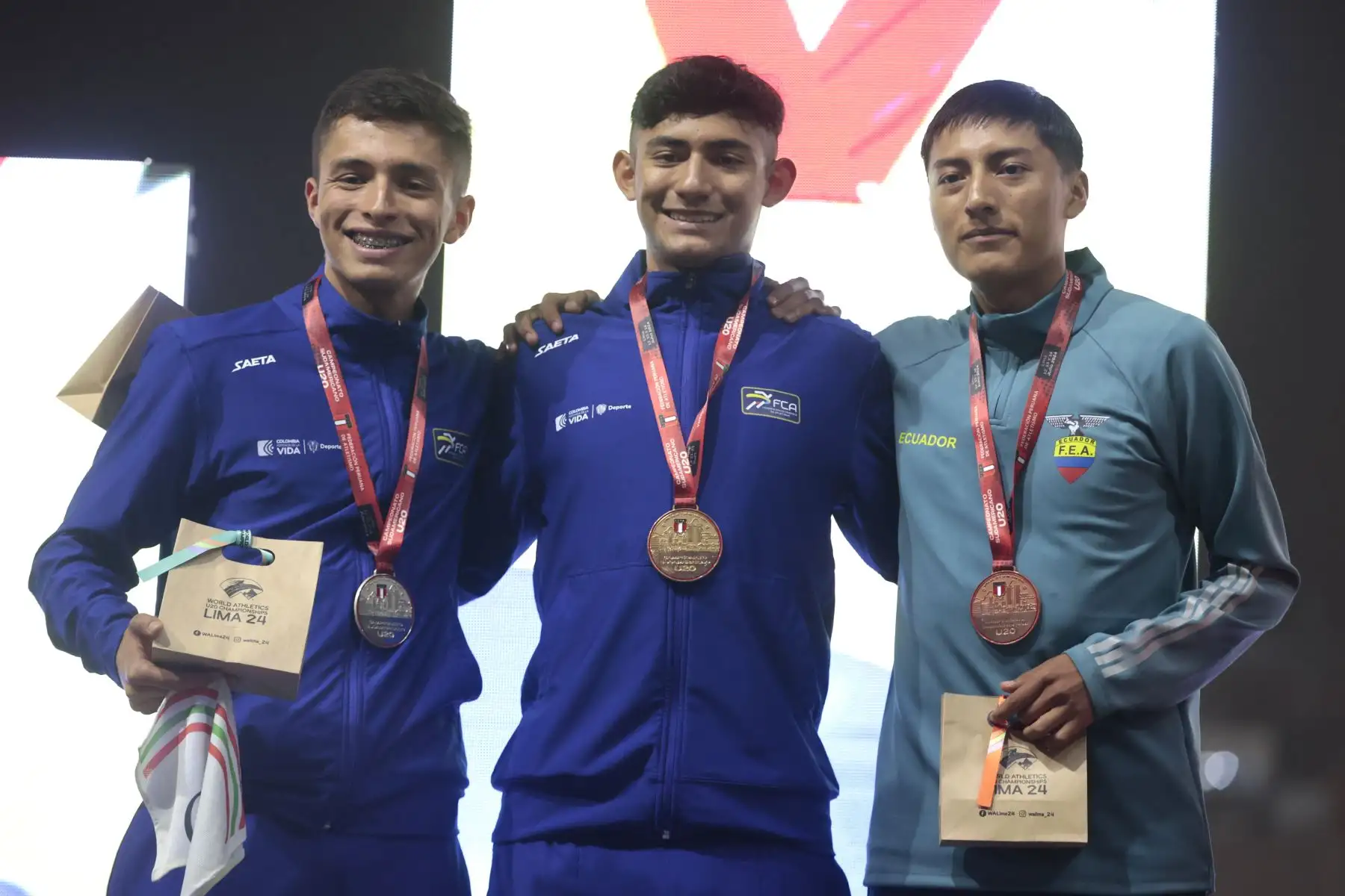 Campeonato de Atletismo Sub 20 Sudamericano de 10,000 metro en Videna primer puesto Ramirez Hernández José de Colombia, segundo puesto Alfonso Carvajal Julián Colombia y tercer puesto Ivan Dario Oña Colcha Ecuador  
Foto: ANDINA/Vidal Tarqui
