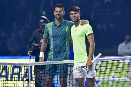 Carlos Alcaraz y Novak Djokovic protagonizarán uno d elos partidos más esperado del tenis mundial