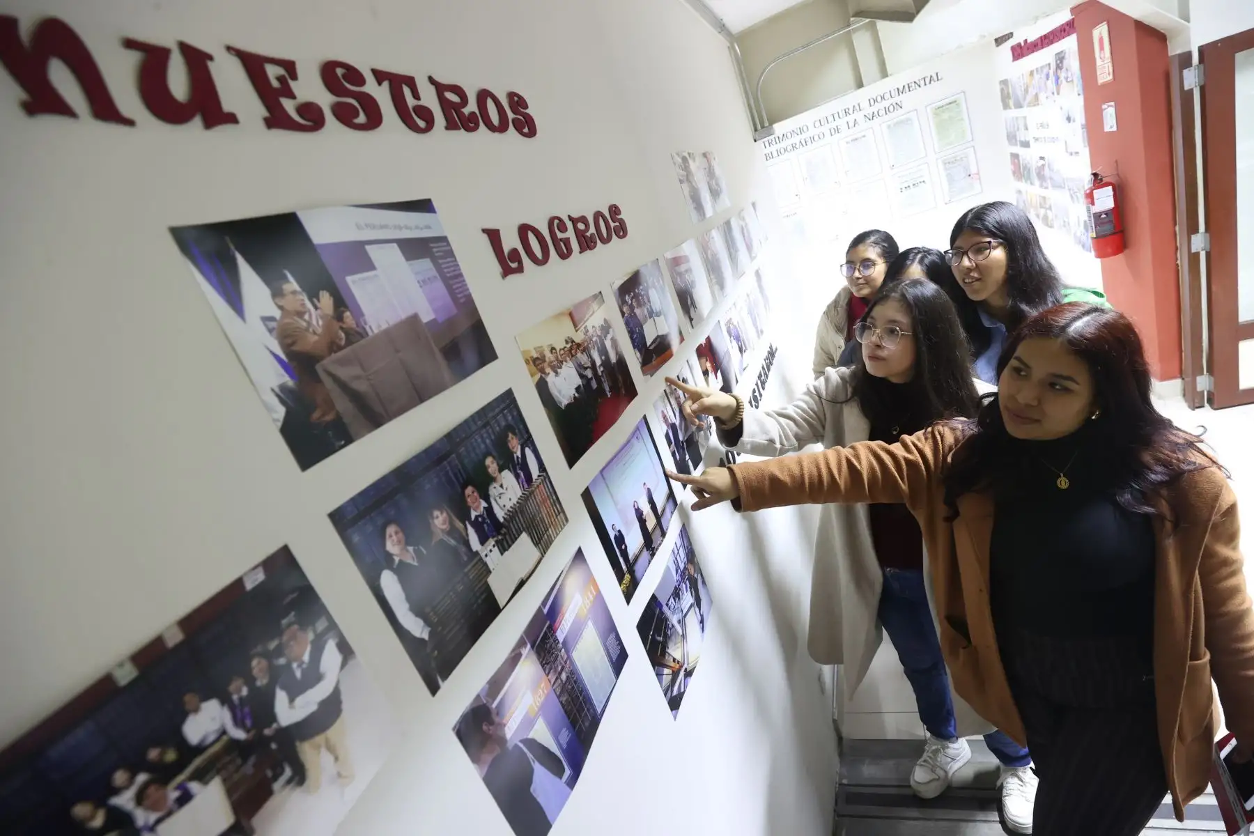Estudiantes de sociología de la Universidad Nacional José Faustino Sánchez Carrión visitaron el museo gráfico de Editora Perú.

Foto: ANDINA/Juan Carlos Guzmán Negrini