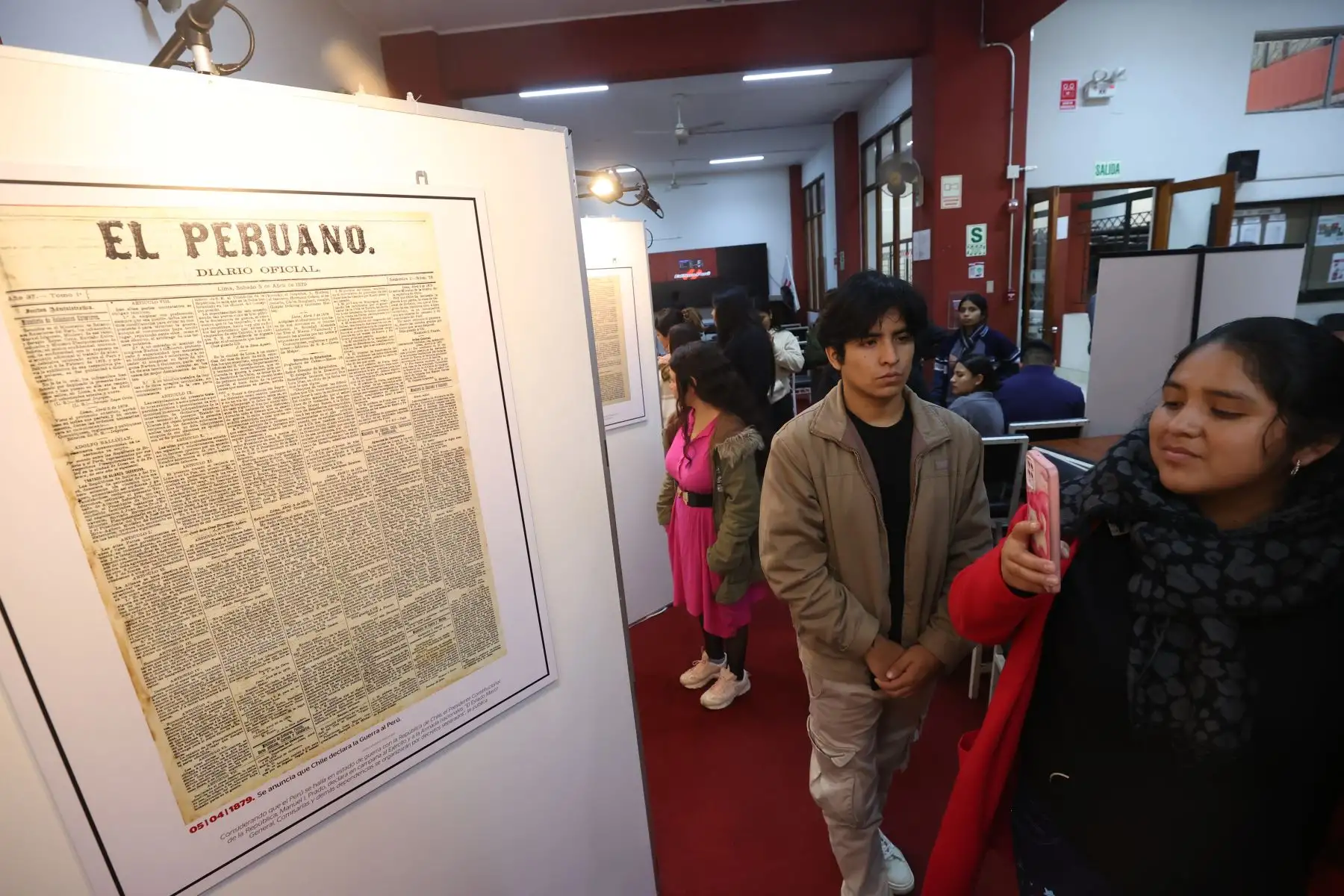 Estudiantes de sociología de la Universidad Nacional José Faustino Sánchez Carrión visitaron el museo gráfico de Editora Perú.

Foto: ANDINA/Juan Carlos Guzmán Negrini