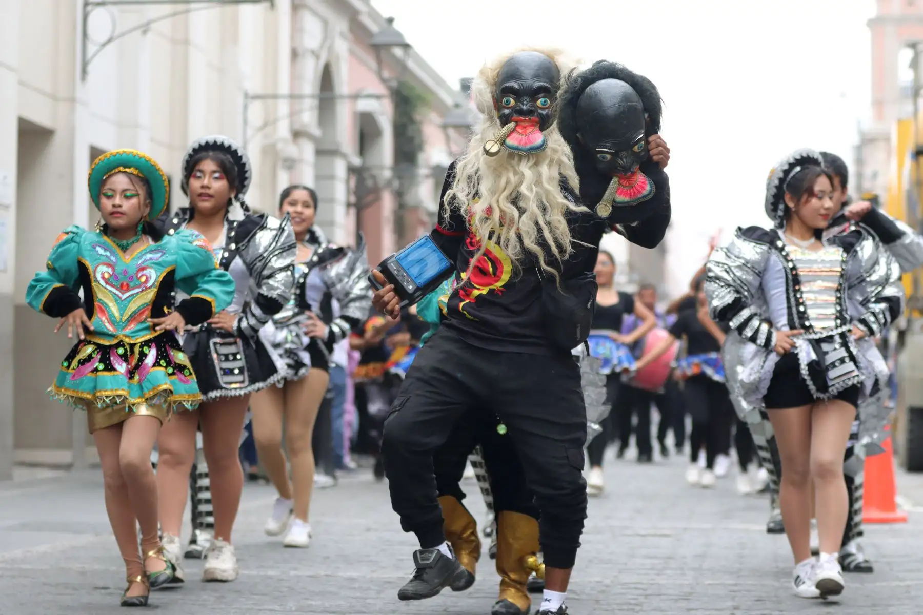 Municipalidad de Lima promueve un pasacalle cultural, con la participación de diversas agrupaciones folclóricas que desfilan por calles del Cercado de Lima.
Foto: ANDINA / Lino Chipana.