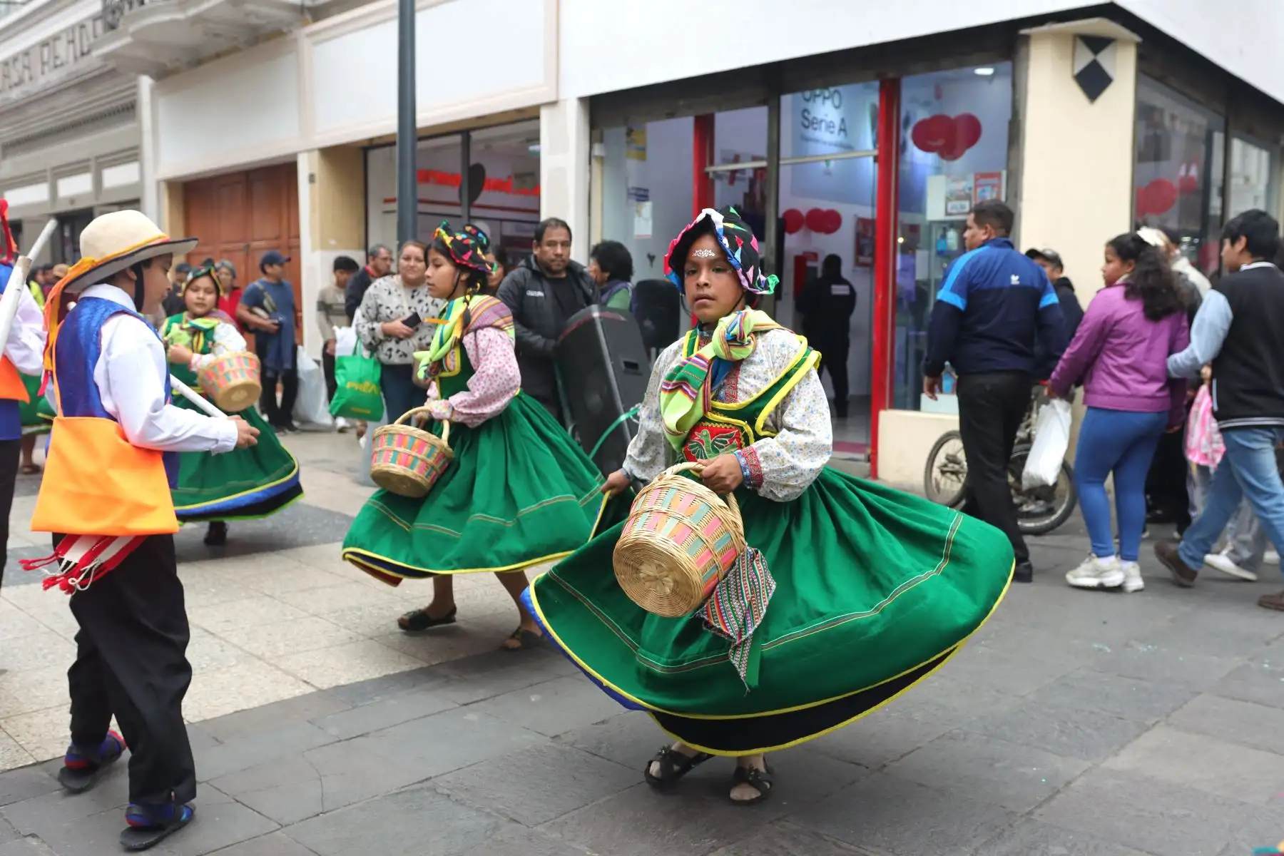 Municipalidad de Lima promueve un pasacalle cultural, con la participación de diversas agrupaciones folclóricas que desfilan por calles del Cercado de Lima.
Foto: ANDINA / Lino Chipana.