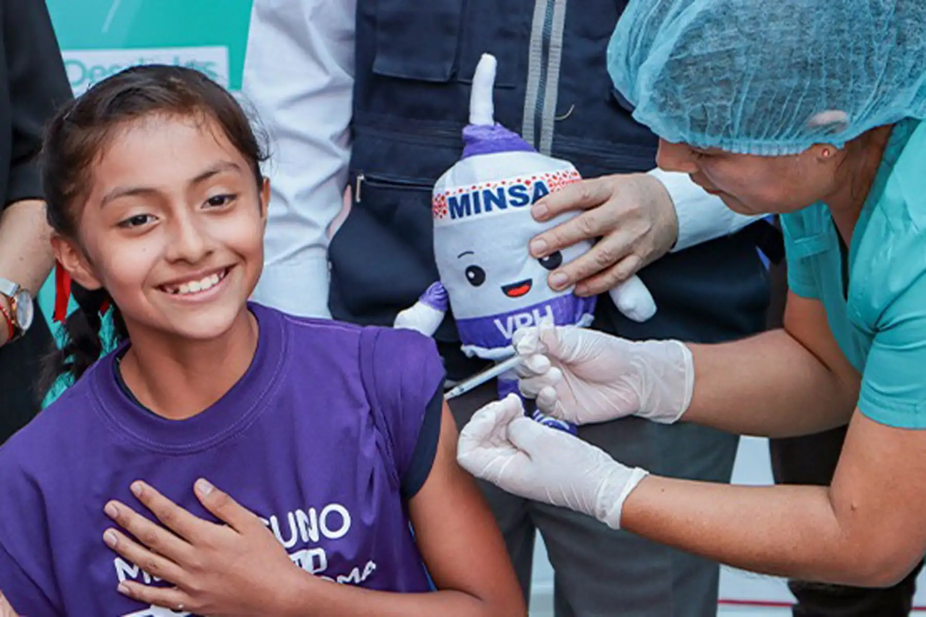 Diris Lima Centro inmuniza a más de 55 mil niñas, niños y adolescentes  contra el VPH. Estrategia de inmunizaciones logró vacunar al 100% de la población objetiva planteada por el Minsa .
Foto: Minsa