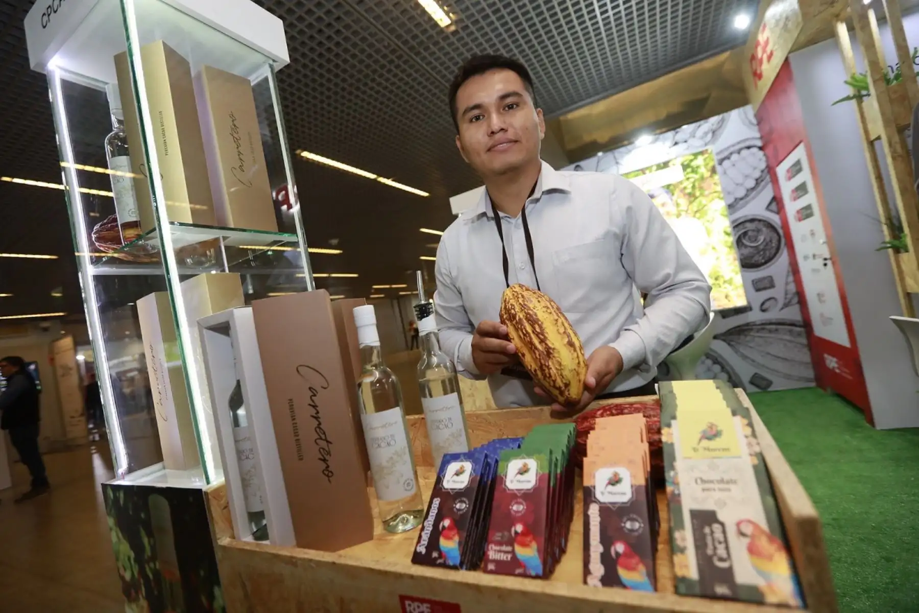 Más pequeños productores podrán exportar productos como chocolates en base al cacao peruano. Foto: Cortesía.