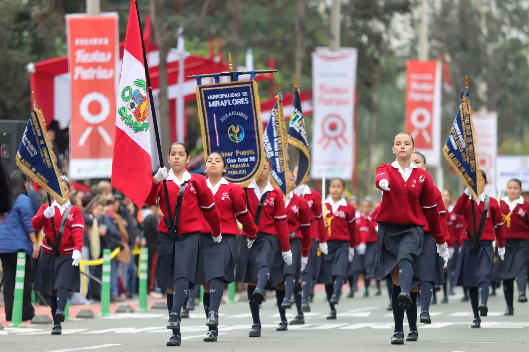 Desfile Cívico Escolar que con ocasión de las fiestas patrias se realizó en el distrito de Miraflores, con motivo de la conmemoración del 203 aniversario de la independencia del Perú. Foto: ANDINA / Lino Chipana.
