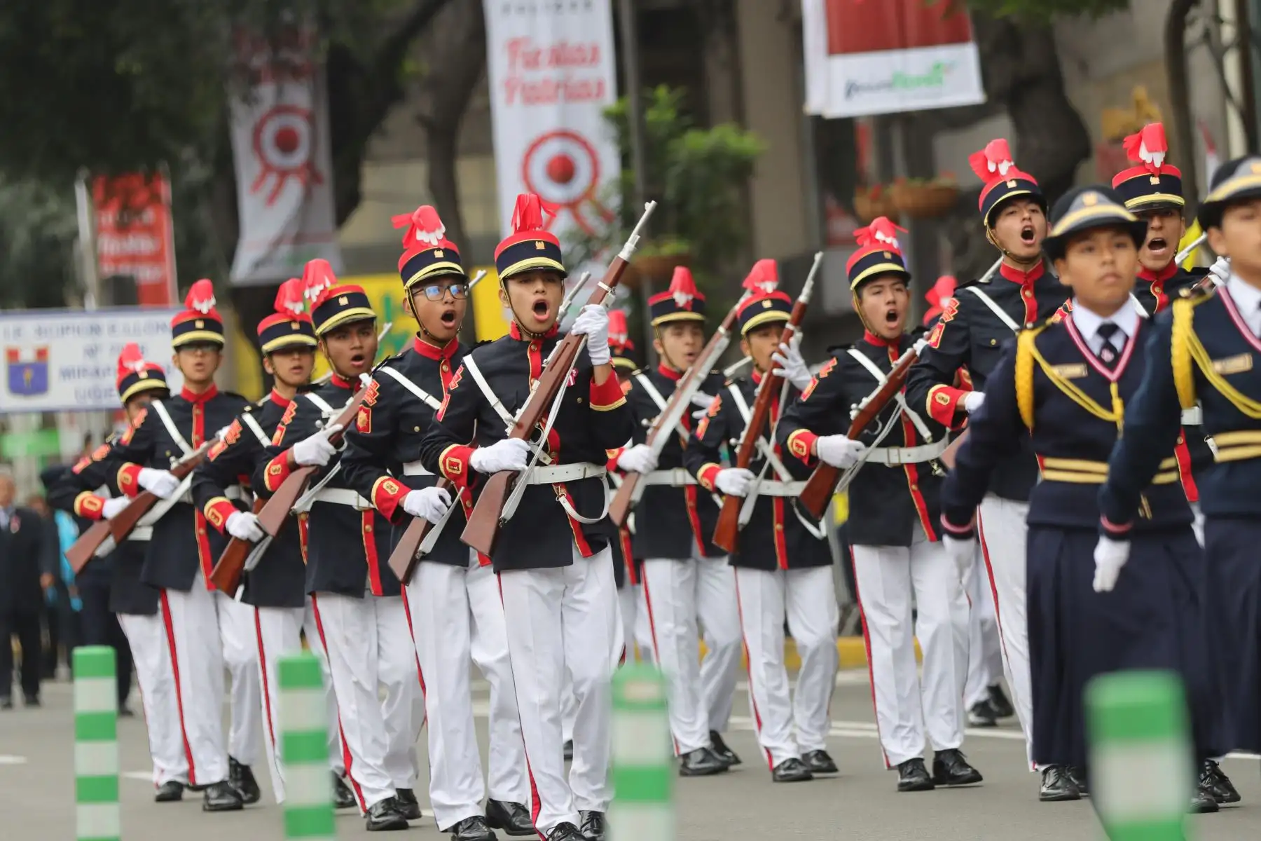 Desfile Cívico Escolar que con ocasión de las fiestas patrias se realizó en el distrito de Miraflores, con motivo de la conmemoración del 203 aniversario de la independencia del Perú. Foto: ANDINA / Lino Chipana.