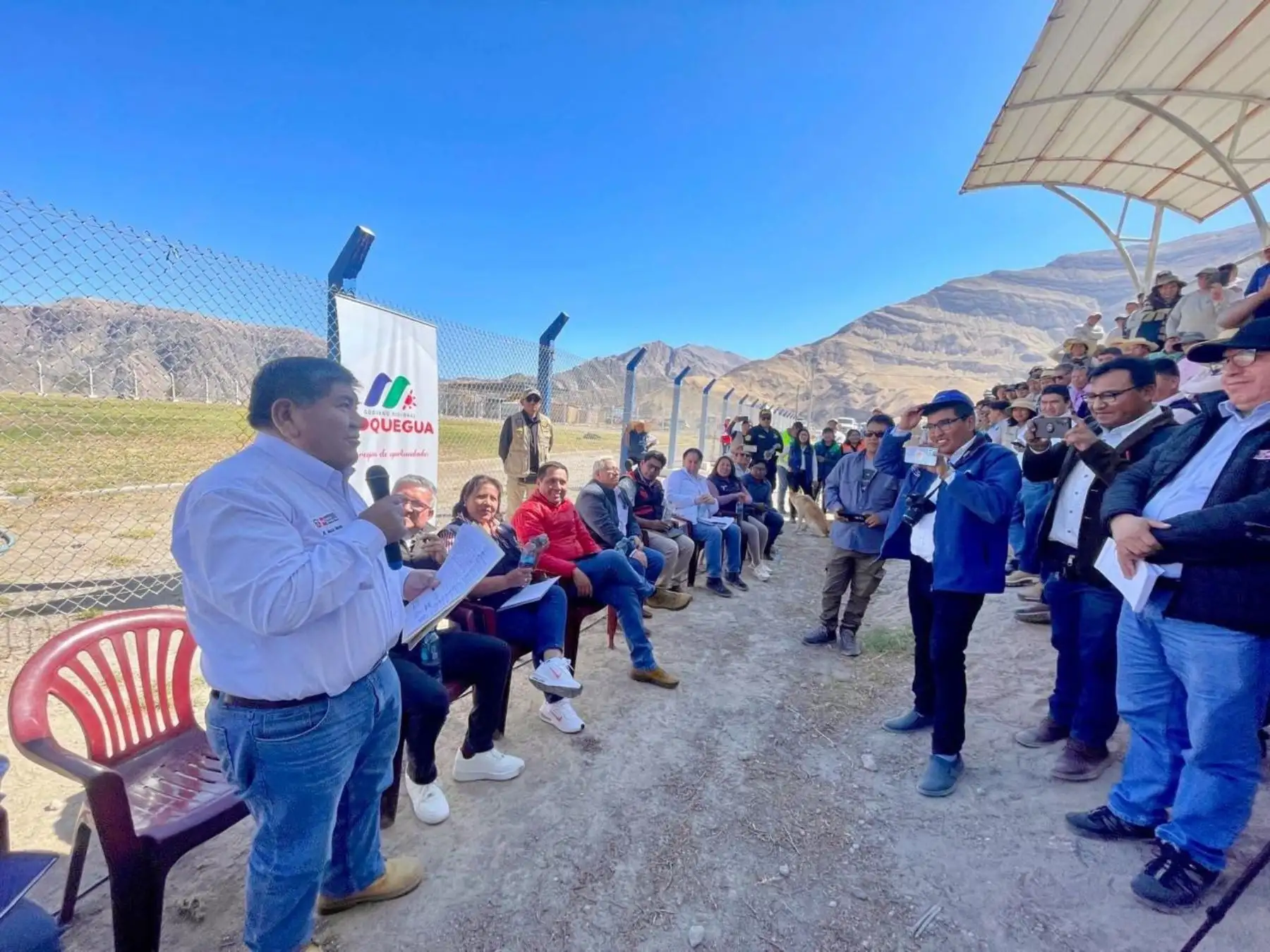 Ministro de Energía y Minas, Rómulo Mucho, anuncia medidas en cuenca del río Coralaque. Foto: Cortesía.