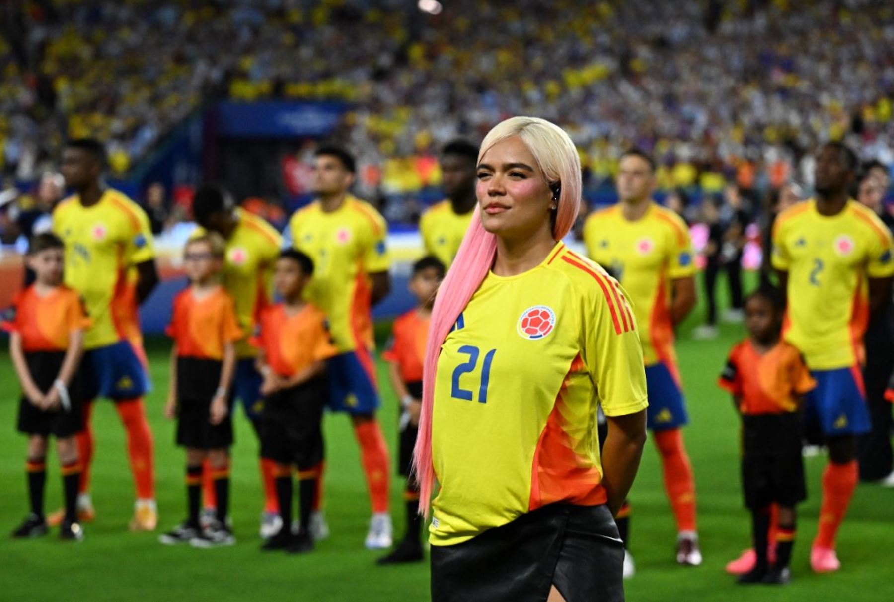 Karol G deslumbró en la final de la Copa América al cantar el himno de