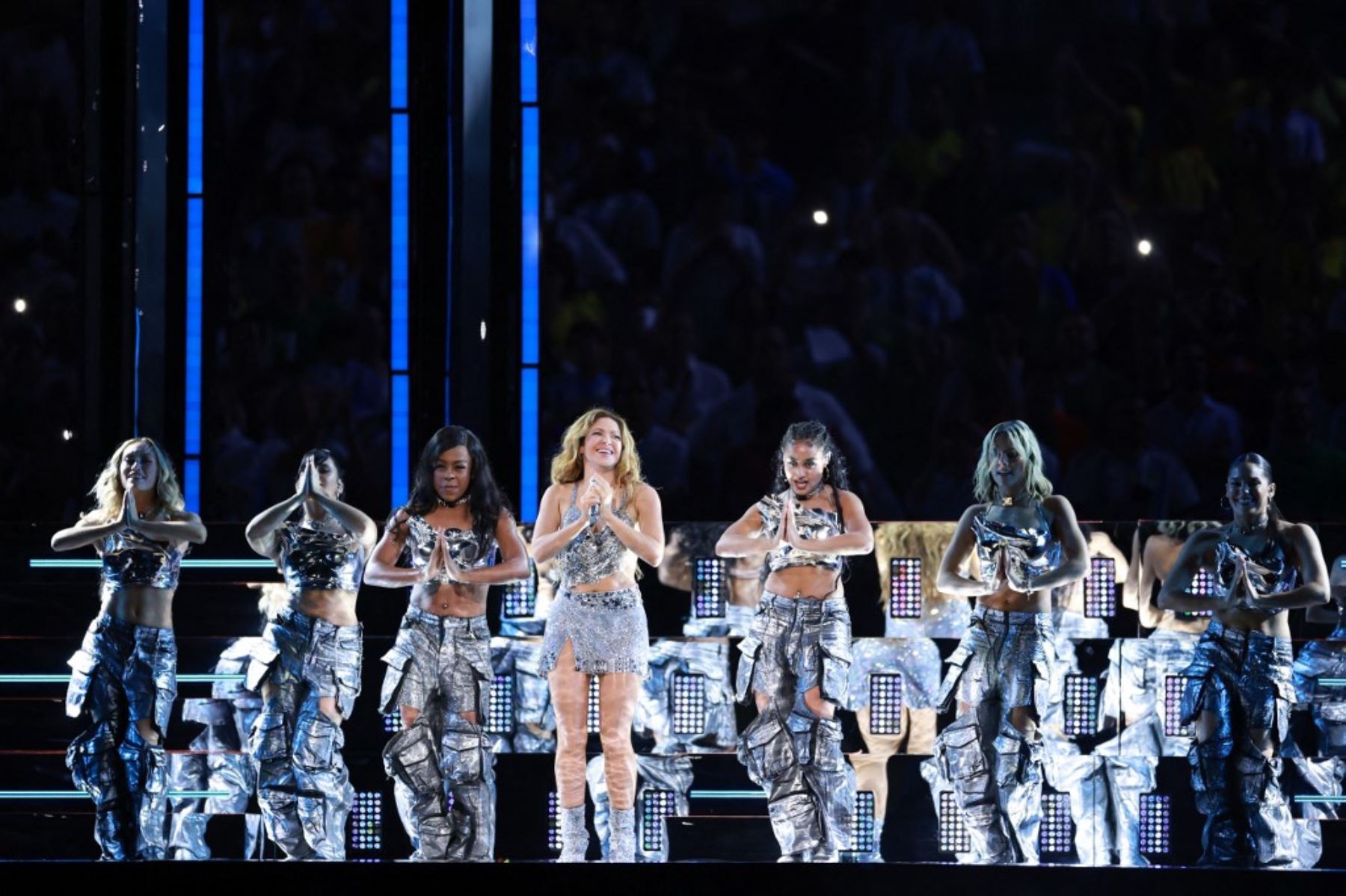 Shakira iluminó con su show una caótica final de la Copa América