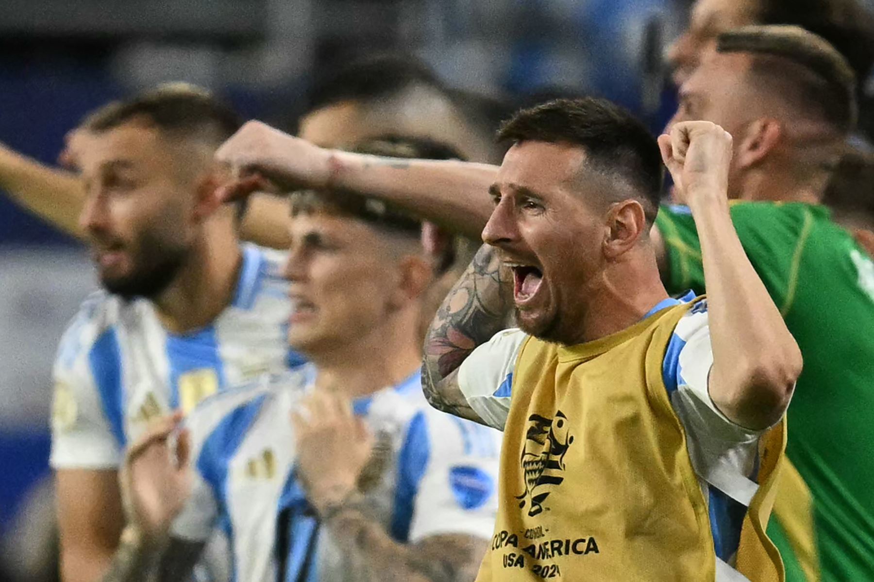 El delantero argentino , Lionel Messi celebra después de ganar el partido de fútbol final del torneo Conmebol Copa América 2024 entre Argentina y Colombia en el Hard Rock Stadium, en Miami, Florida.
Foto: AFP