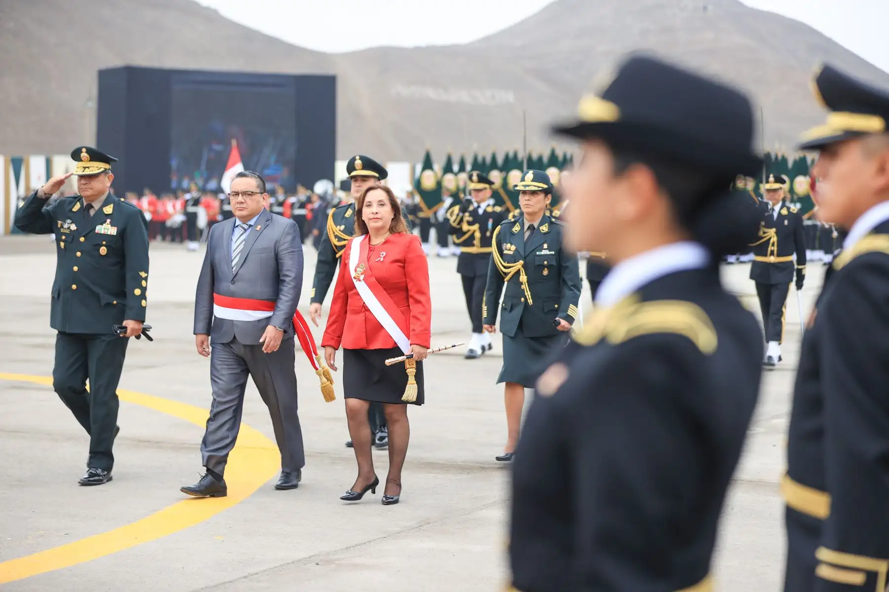 La presidenta Dina Boluarte participa en ceremonia de graduación extraordinaria de alféreces de la Escuela de Oficiales de la Policía Nacional del Perú, Promoción “Perseverancia”. Foto: ANDINA/Prensa Presidencia. Foto: ANDINA/Prensa Presidencia