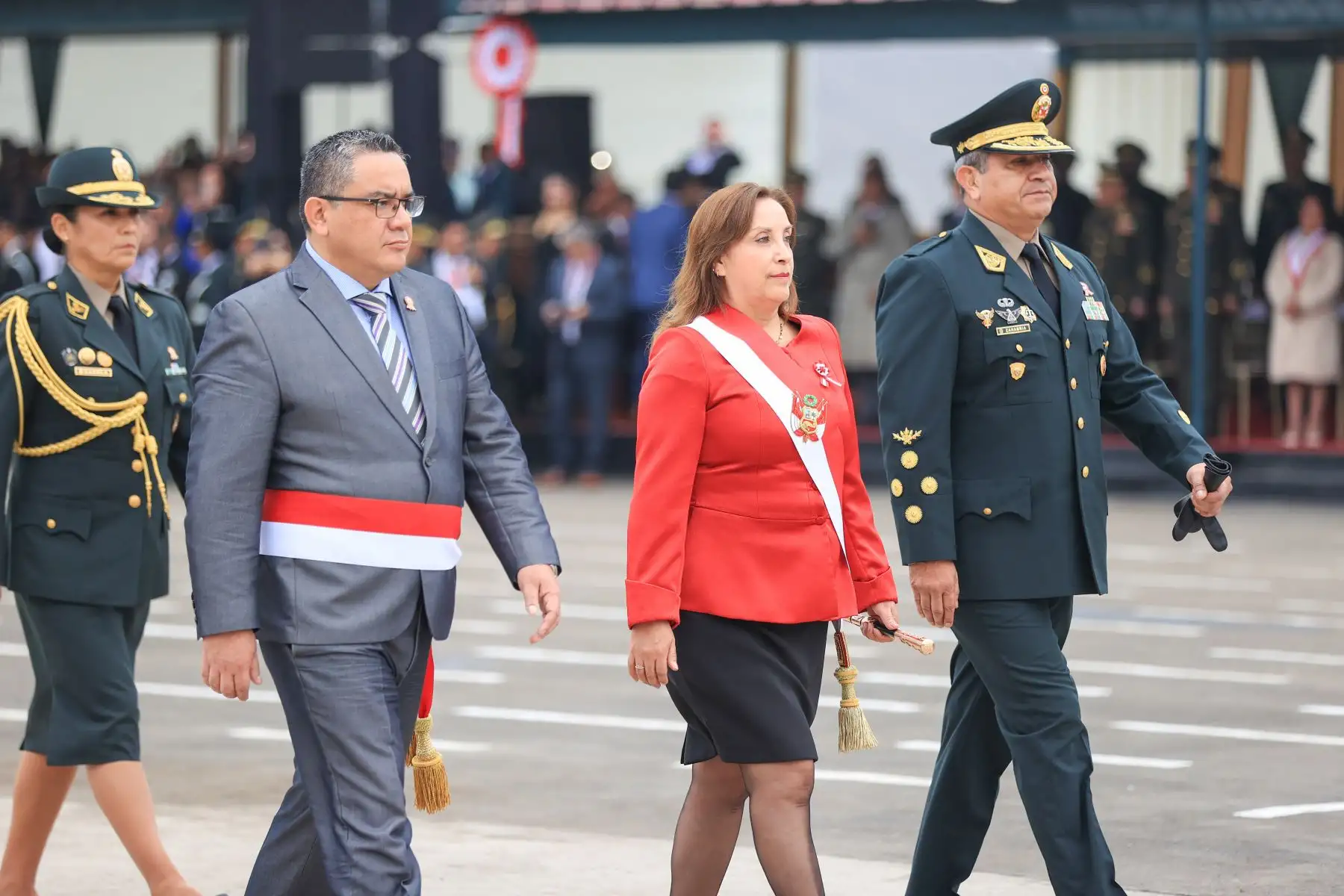 La presidenta Dina Boluarte participa en ceremonia de graduación extraordinaria de alféreces de la Escuela de Oficiales de la Policía Nacional del Perú, Promoción “Perseverancia”. Foto: ANDINA/Prensa Presidencia. Foto: ANDINA/Prensa Presidencia