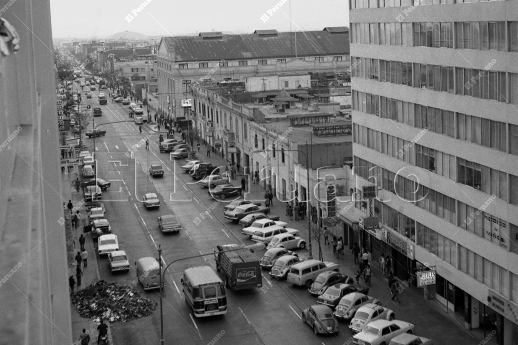 Lima - 14 julio 1977 / Vista de la avenida Venezuela en el distrito de Breña.  Foto: Archivo Histórico de El Peruano / Norman Córdova