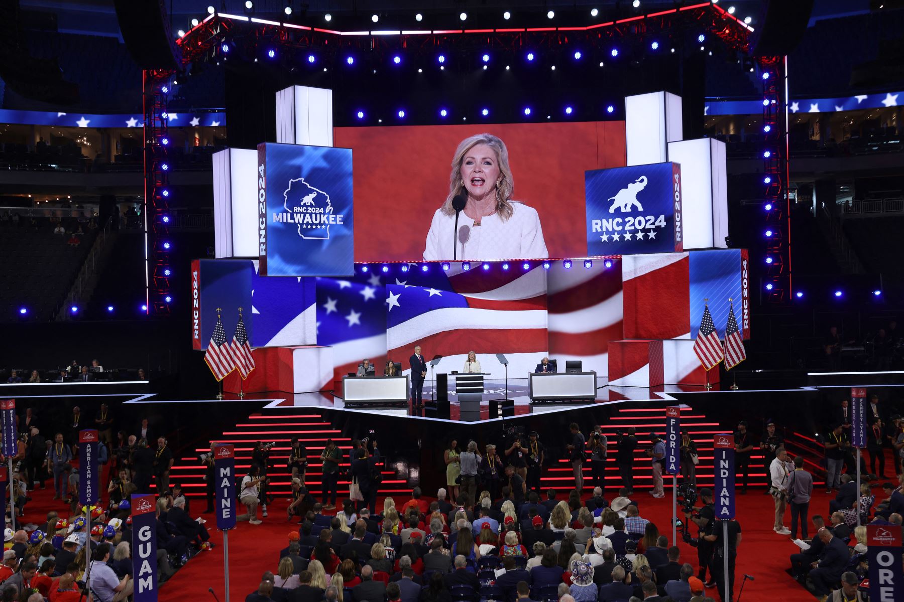 La senadora Marsha Blackburn habla el primer día de la Convención Nacional Republicana en el Foro Fiserv  en Milwaukee, Wisconsin.
Foto: AFP