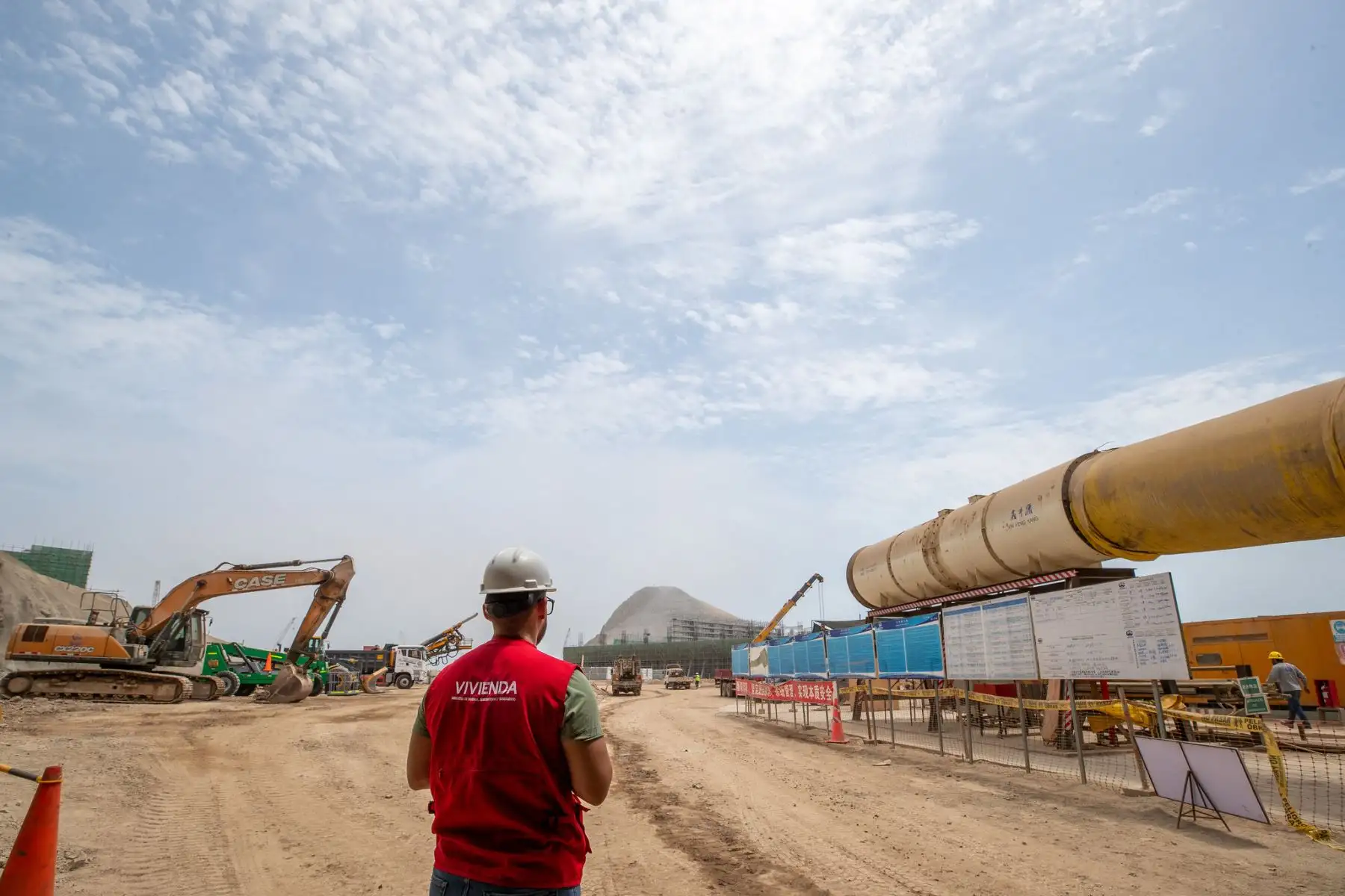 Visita de funcionarios del MVCS a las obras de construcción del Puerto Chancay.
Foto: MVCS