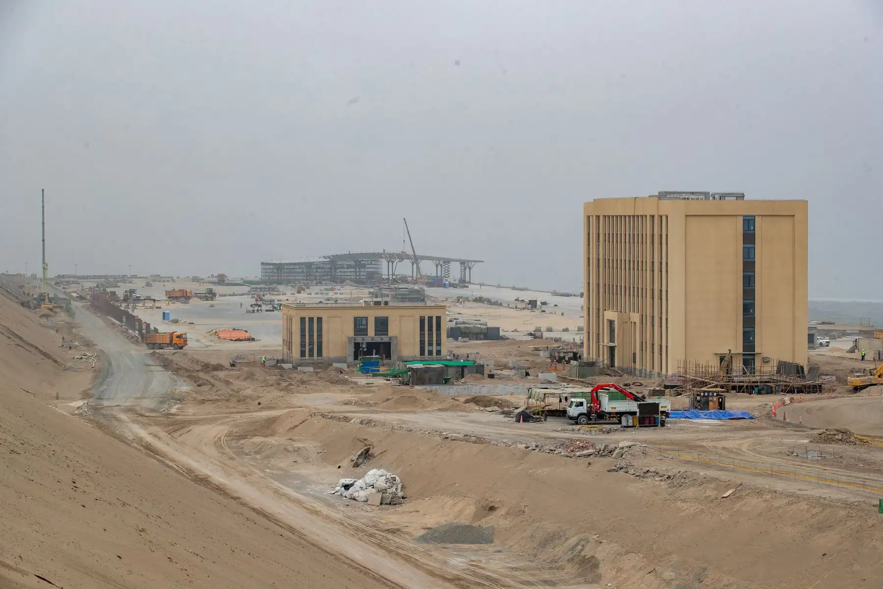 Visita de funcionarios del MVCS a las obras de construcción del Puerto Chancay.
Foto: MVCS