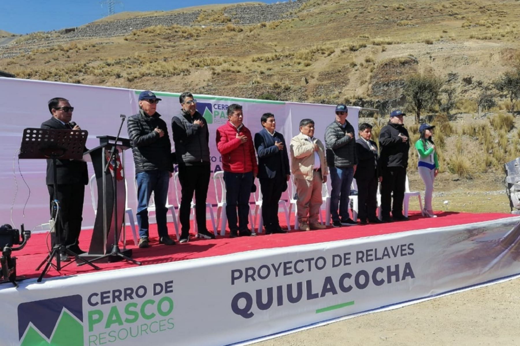 Ministro de Energía y Minas, Rómulo Mucho, en la ceremonia del inicio del proyecto del Centro de Procesamiento de Relaves de Quiulacocha. Foto: Cortesía.