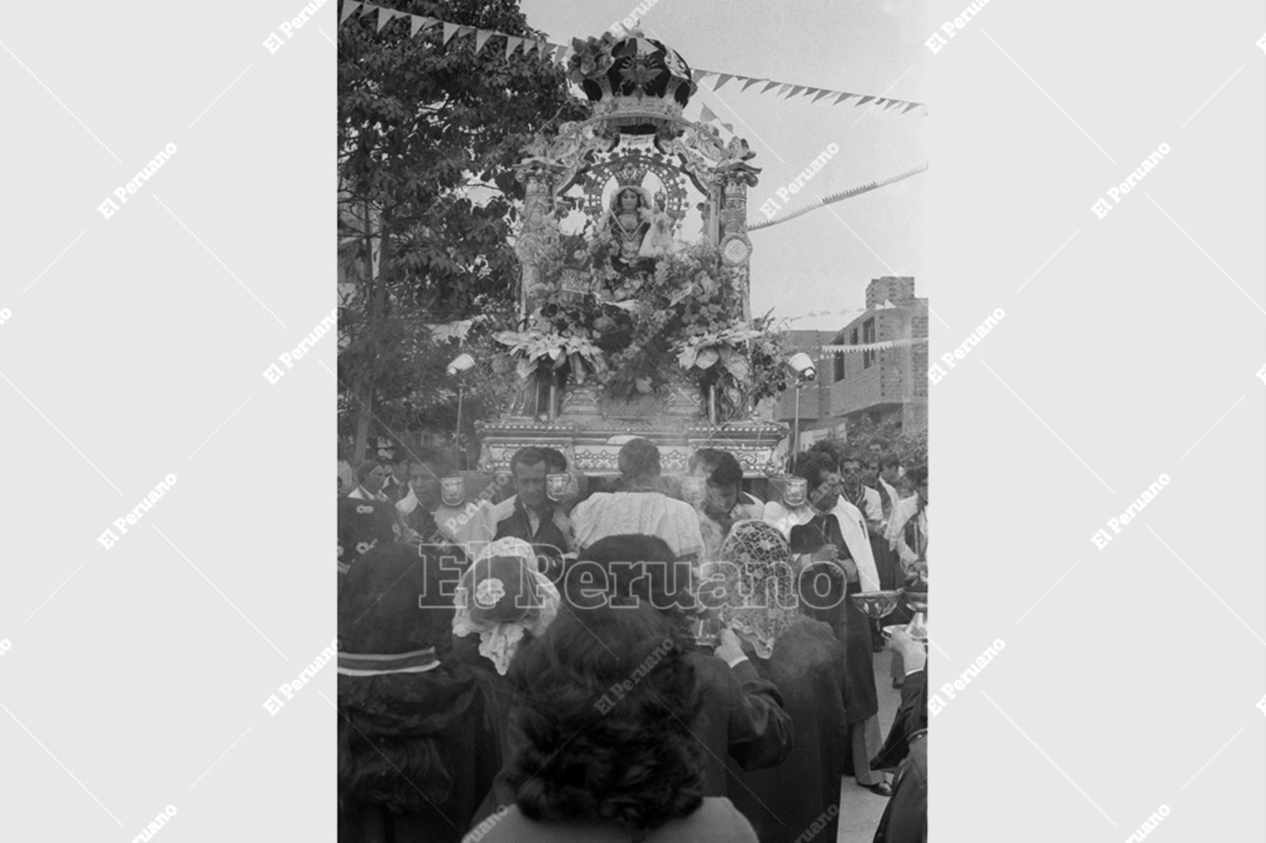 Callao - 16 julio 1980 / Procesión de la Virgen del Carmen de La Legua. Foto: Archivo Histórico de El Peruano / Leoncio Mariscal