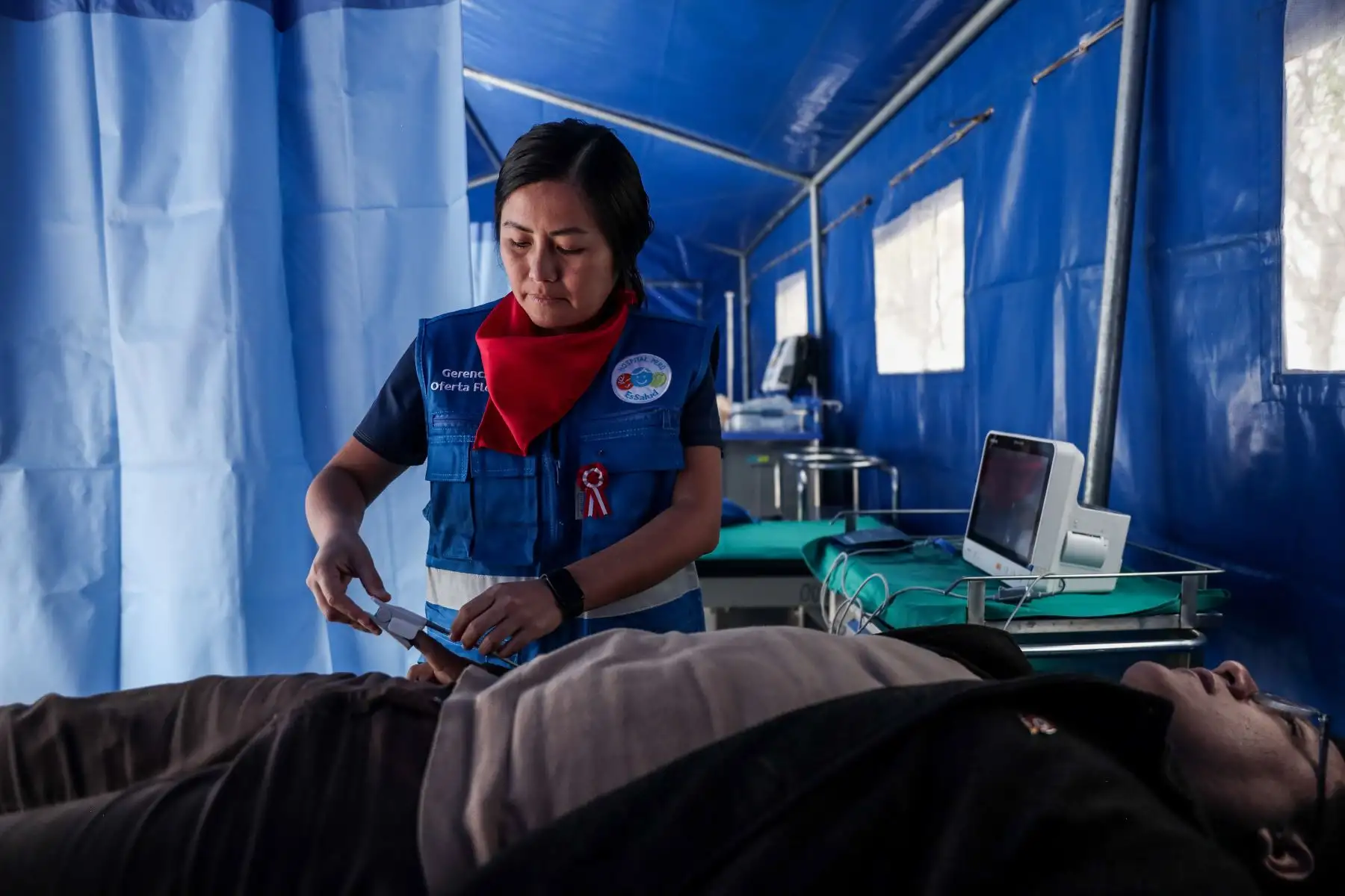 El tráiler de Hospital Perú, que transporta más de 32 toneladas de material médico, iniciará el recorrido itinerante llevando servicios de medicina interna, oftalmología, odontología, obstetricia y más.. Foto: ANDINA/ Connie Calderon