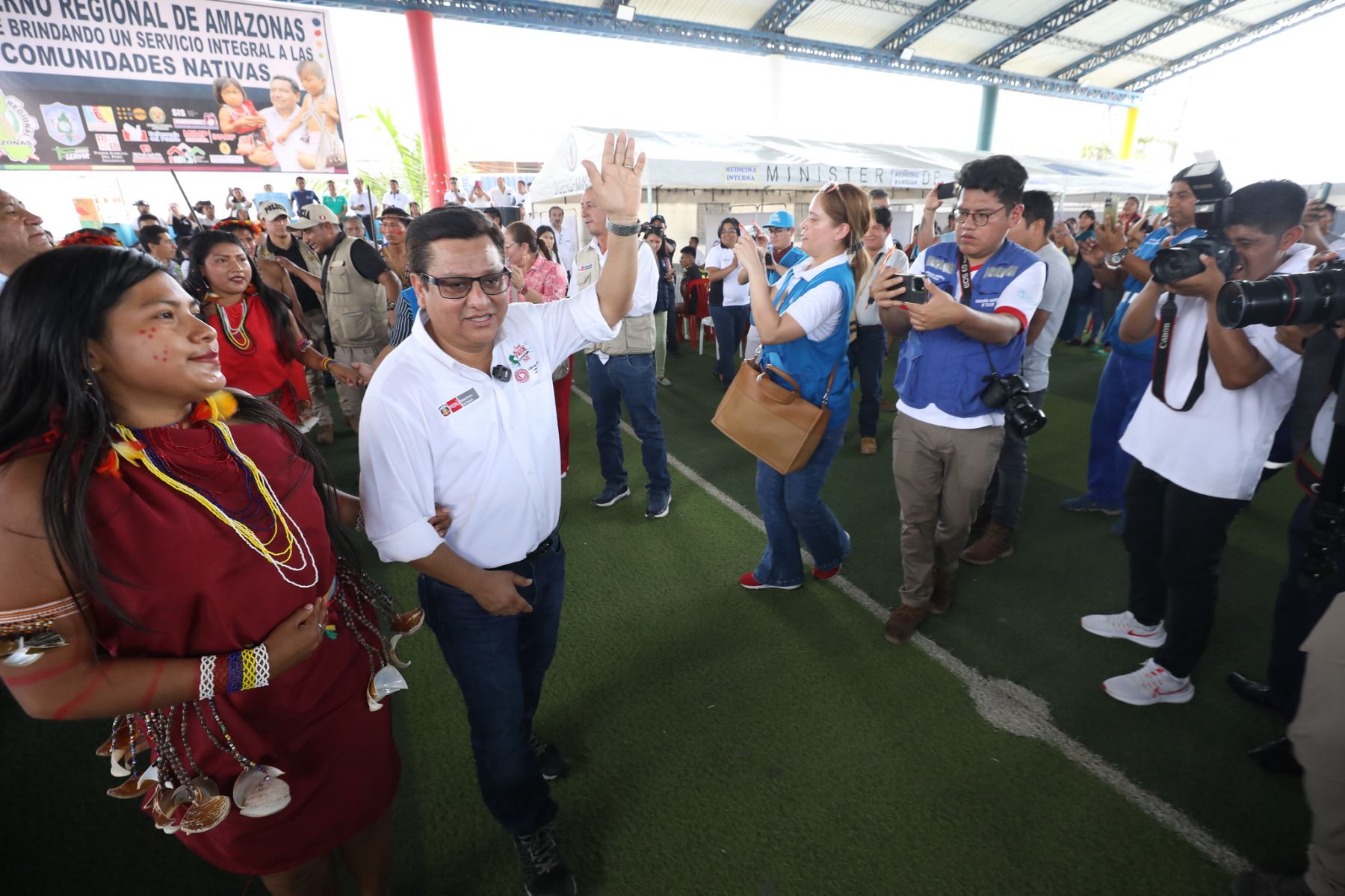 El ministro de Salud, César Vásquez, arribó a Santa María de Nieva, región Amazonas, trayendo consigo una serie de anuncios positivos y avances significativos para la salud. Foto: ANDINA/Minsa