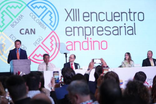 Presidente de Ecuador, Daniel Noboa, inauguró el  XIII Encuentro Empresarial Andino, en la ciudad de Manta. Foto: Cortesía.