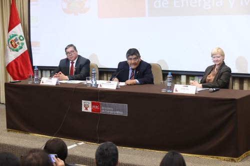 Ministro de Energía y Minas, Rómulo Mucho, anunció la reincorporación del Perú a las iniciativas EITI. Foto: Cortesía.