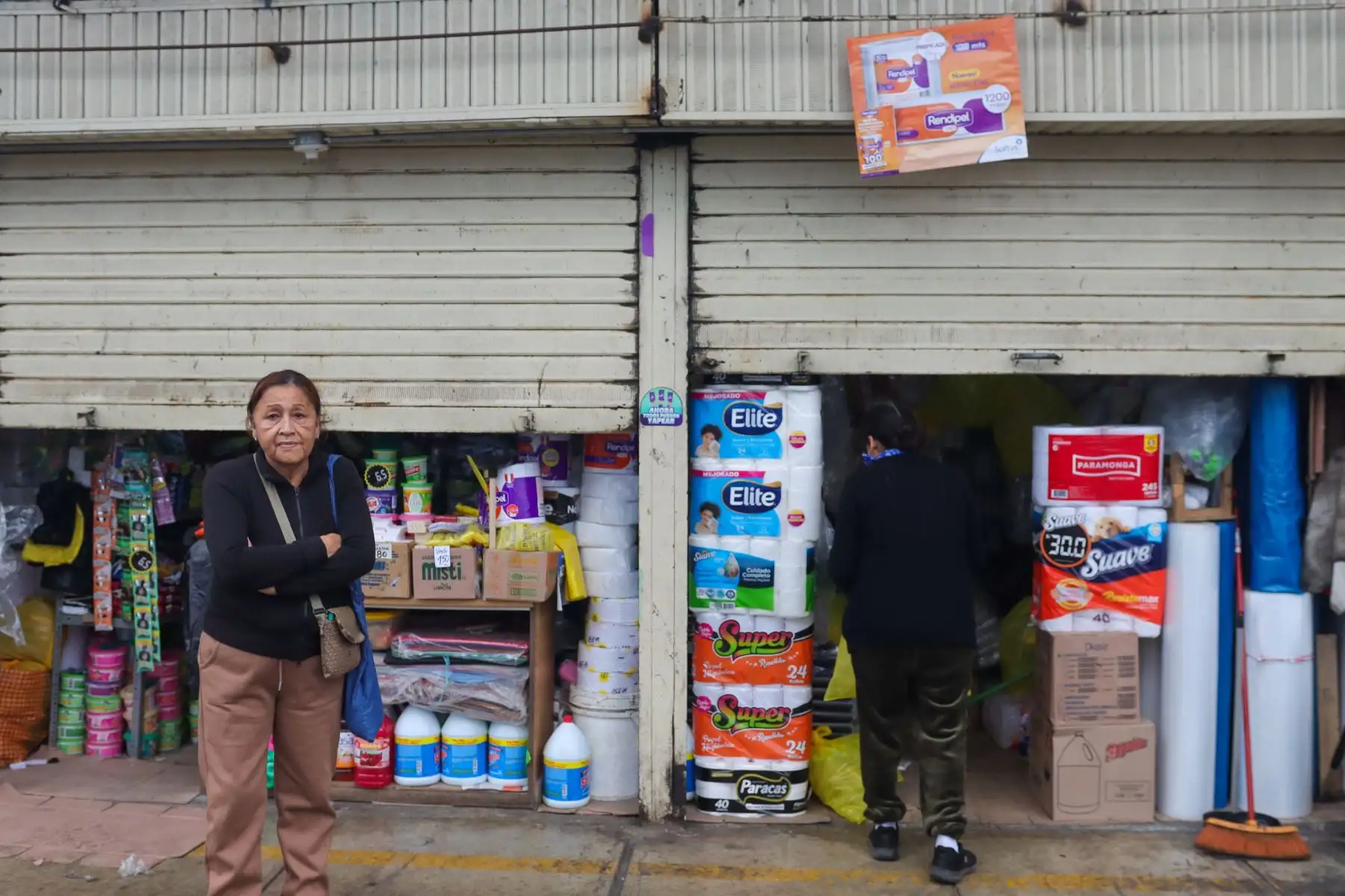 Surquillo: Desalojan a comerciantes que tomaron la calle por cierre de mercado San Felipe. Foto: ANDINA/Lino Chipana