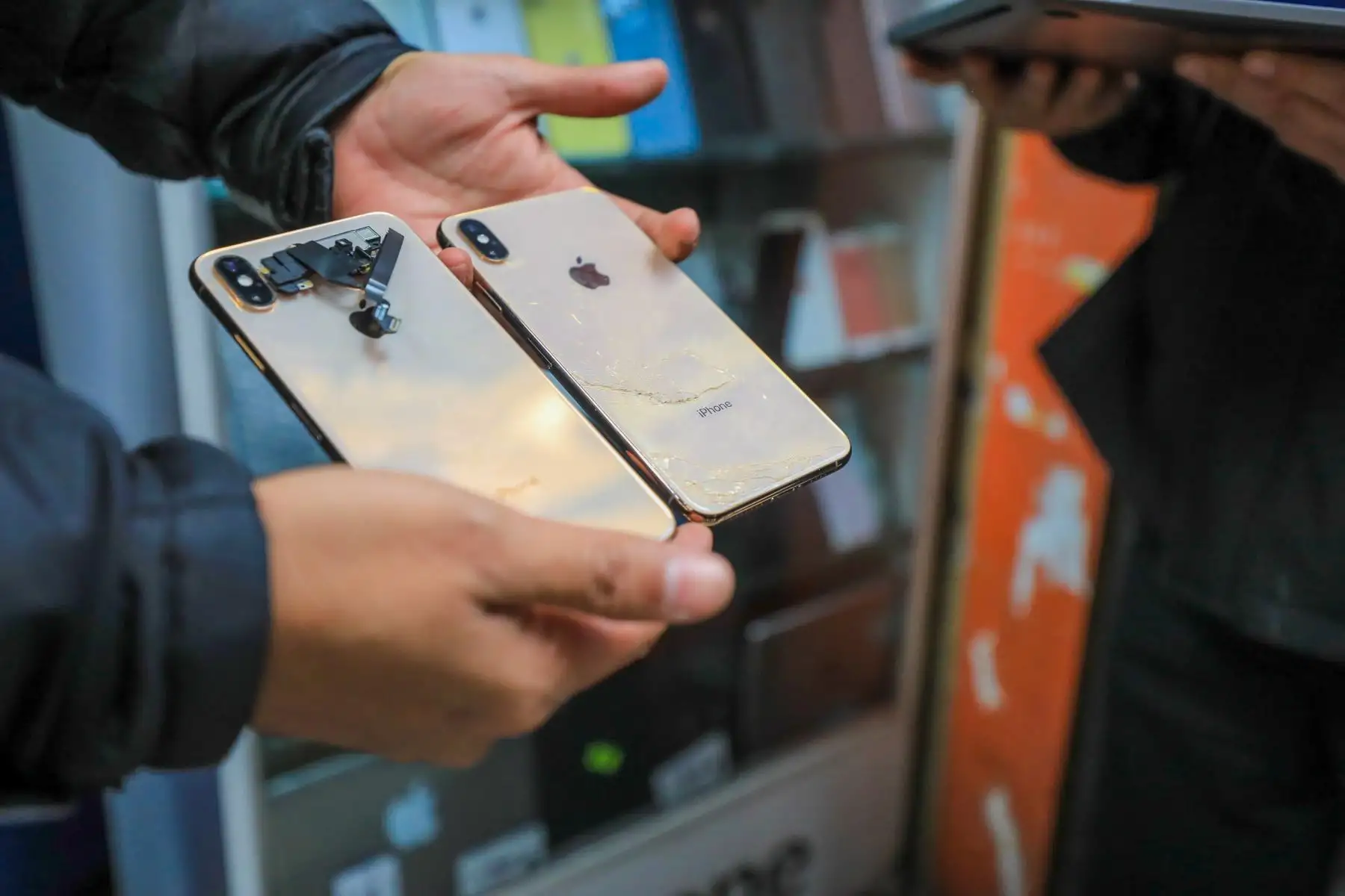 Cerca de 300 celulares fueron incautados en Megaoperativo conjunto entre la MML y PNP. Foto: ANDINA/Difusión