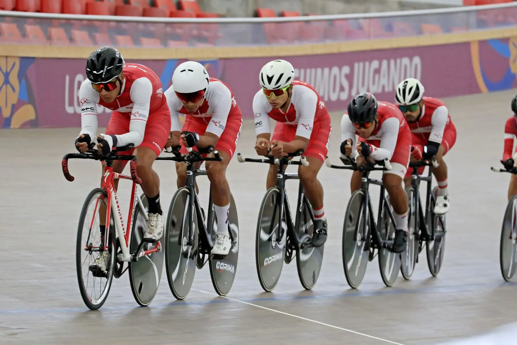 Perú ha logrado un hito significativo en el ámbito deportivo continental consiguiendo, por primera vez en la historia, una certificación internacional como Centro de Alto Rendimiento mundial para el ciclismo en todas sus modalidades, pues contamos con la mejor infraestructura deportiva de América.
Foto: Difusión