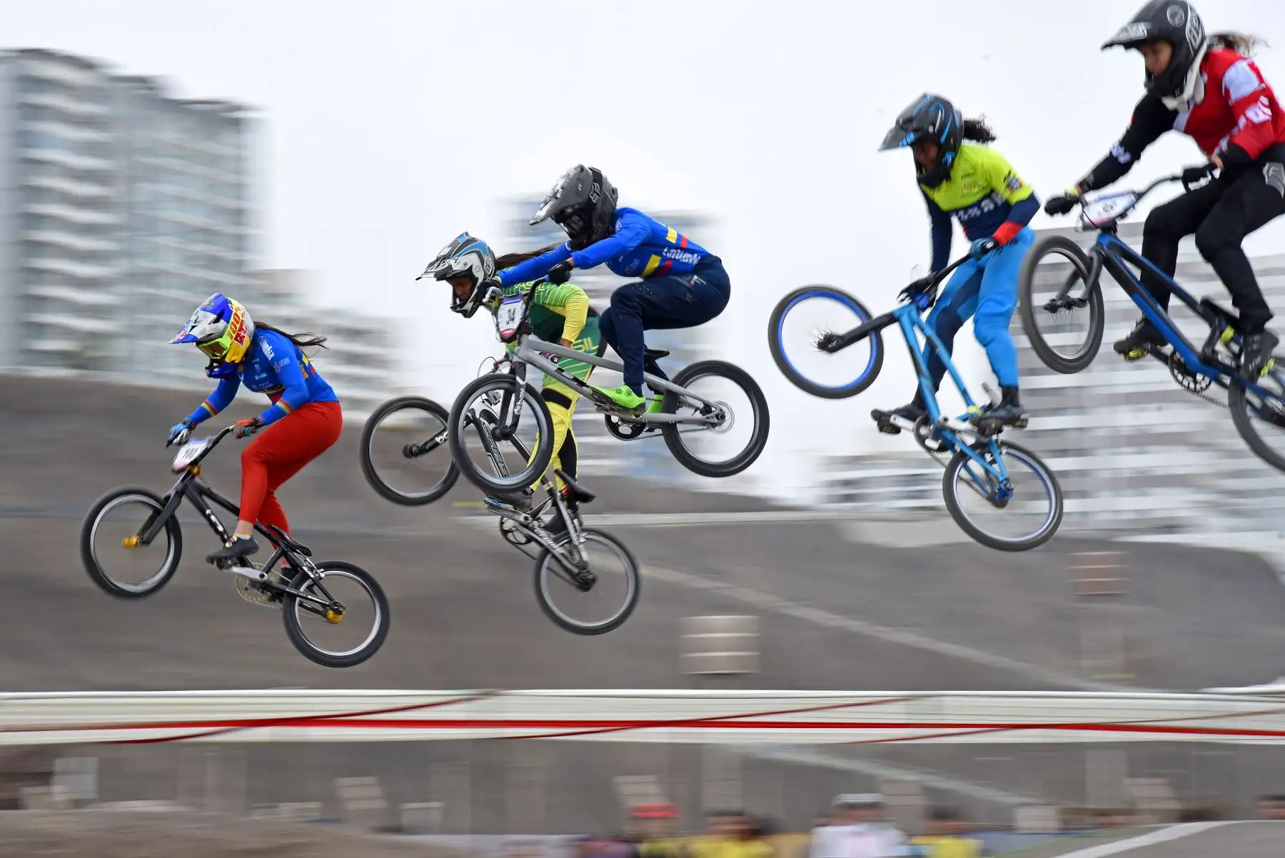 Perú ha logrado un hito significativo en el ámbito deportivo continental consiguiendo, por primera vez en la historia, una certificación internacional como Centro de Alto Rendimiento mundial para el ciclismo en todas sus modalidades, pues contamos con la mejor infraestructura deportiva de América.
Foto: Difusión