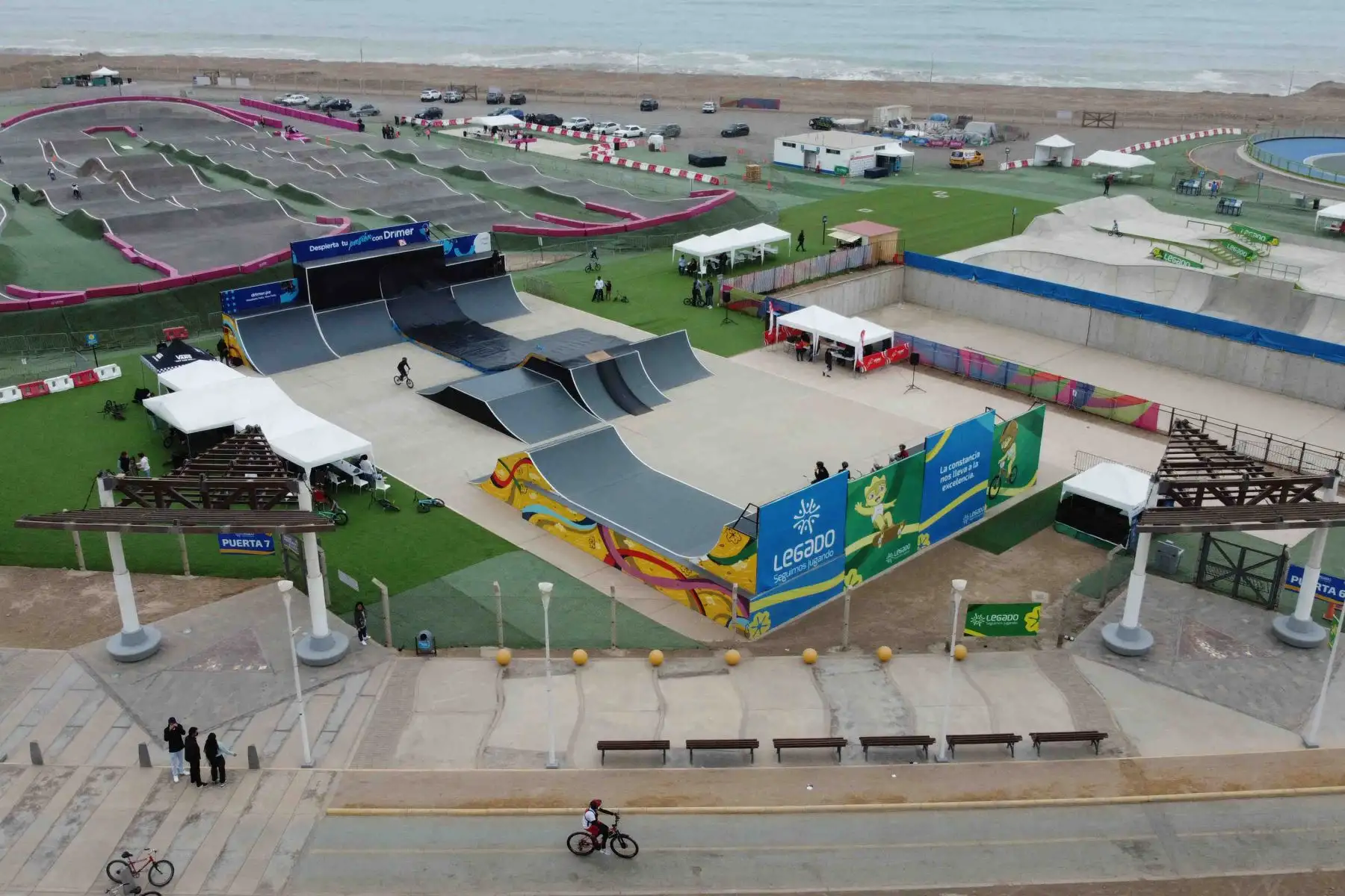 Perú ha logrado un hito significativo en el ámbito deportivo continental consiguiendo, por primera vez en la historia, una certificación internacional como Centro de Alto Rendimiento mundial para el ciclismo en todas sus modalidades, pues contamos con la mejor infraestructura deportiva de América.
Foto: Difusión