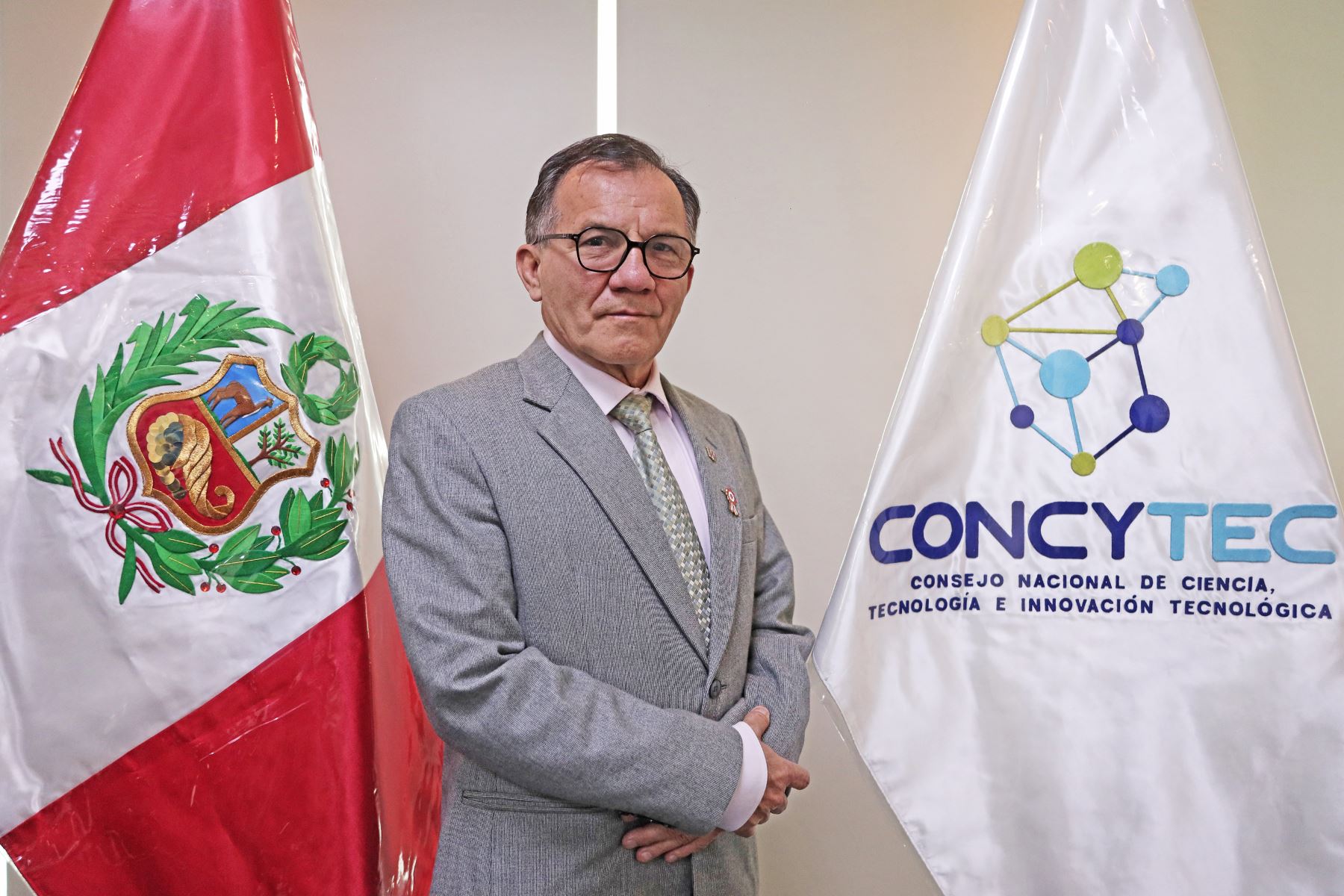 El Dr. Sixto Enrique Sánchez Calderón es el presidente del Consejo Nacional de Ciencia, Tecnología e Innovación Tecnológica (Concytec).