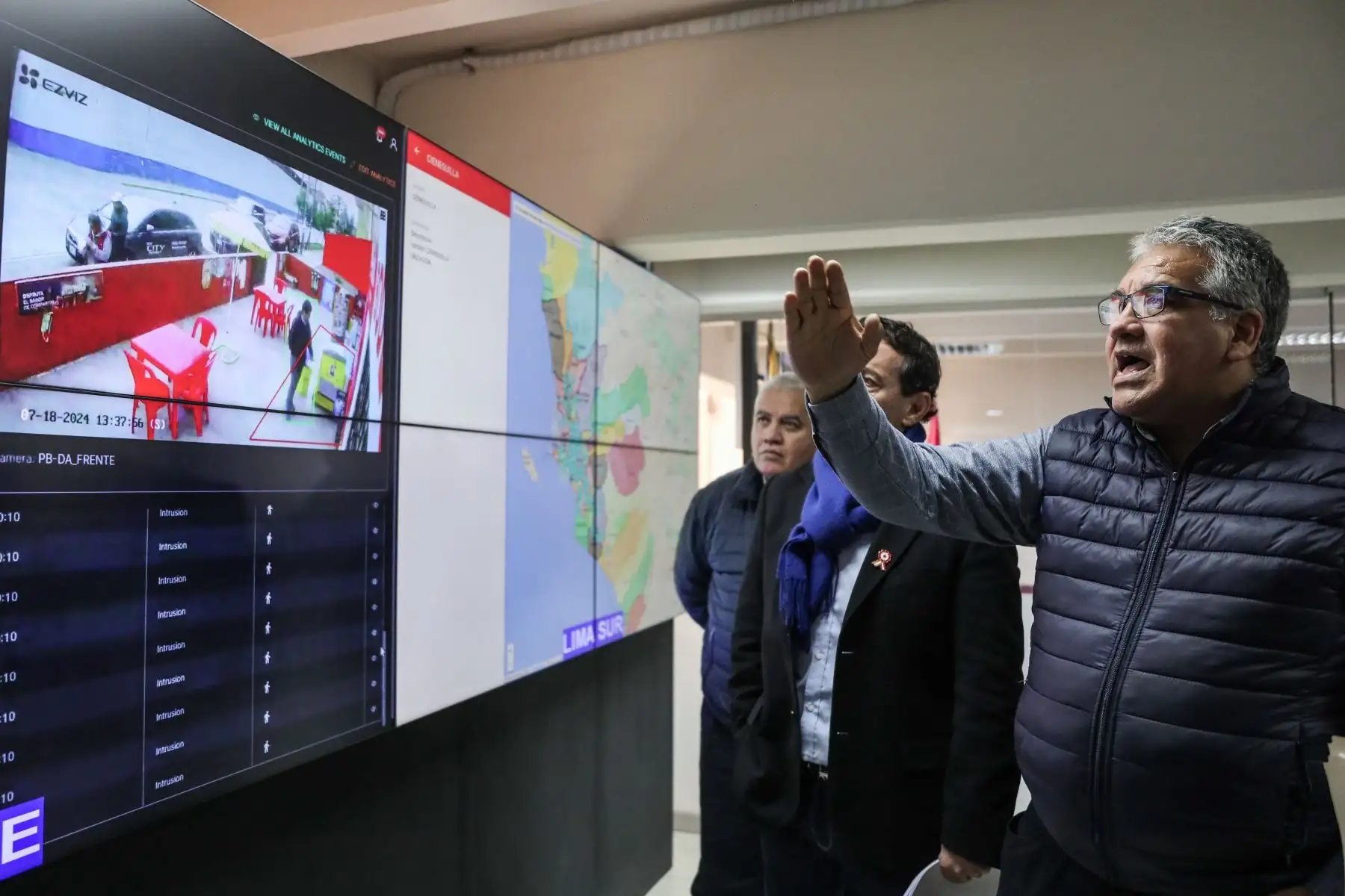 La Policía Nacional del Perú, con apoyo de Serenazgo de Lima Metropolitana, presenta nuevas medidas implementadas en la Central Integrada de cámaras de seguridad. Foto: ANDINA/ Connie Calderon