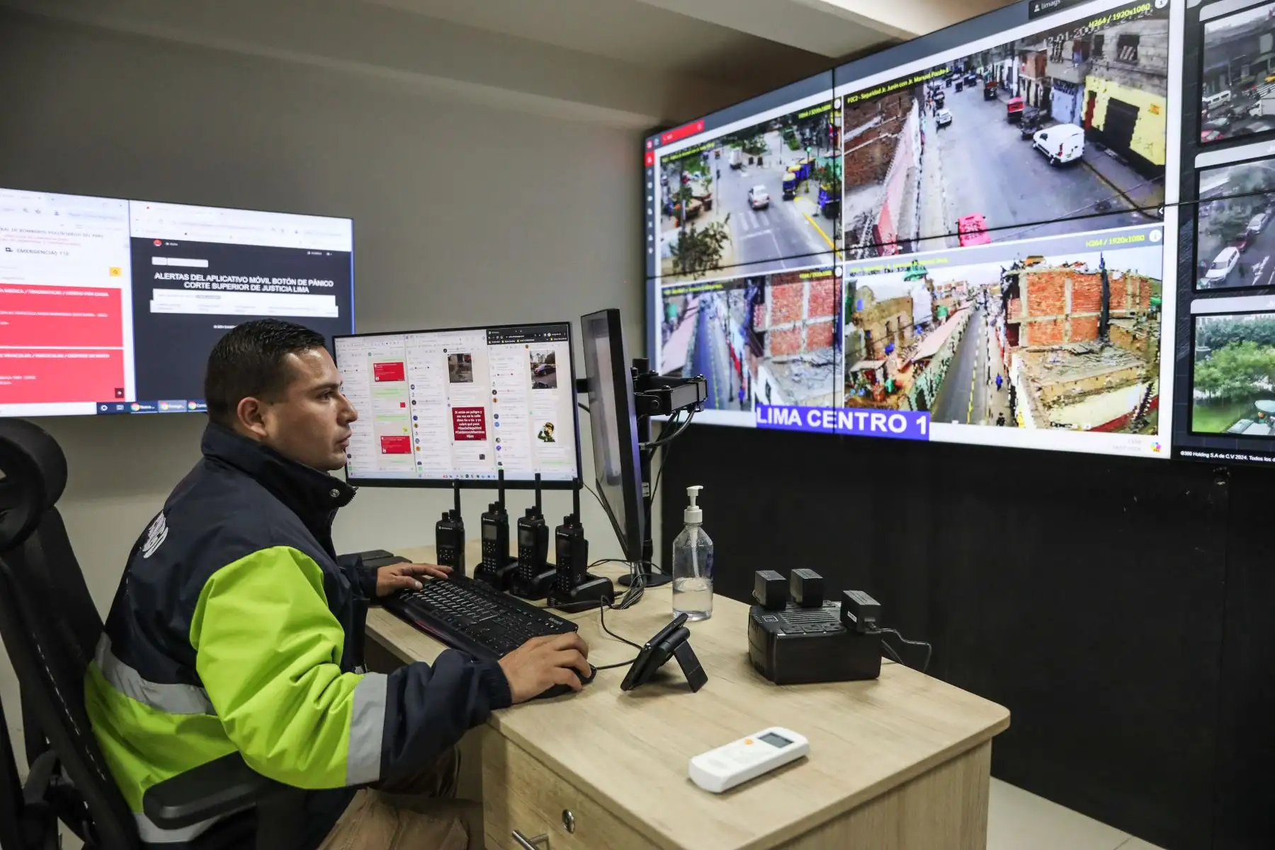 La Policía Nacional del Perú, con apoyo de Serenazgo de Lima Metropolitana, presenta nuevas medidas implementadas en la Central Integrada de cámaras de seguridad. Foto: ANDINA/ Connie Calderon