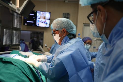 Es la sexta vez que este tipo de implante se concreta con éxito en Latinoamérica. Foto: ANDINA/Difusión