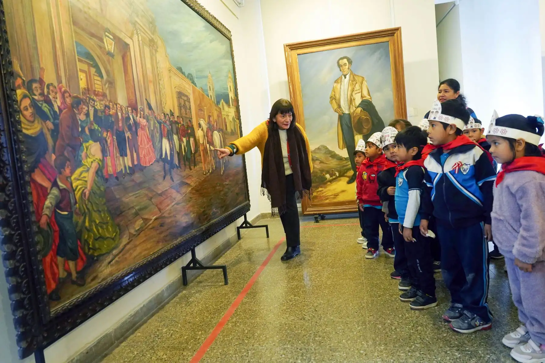 En el museo regional de Ica se realiza la exposición temporal “Hablemos de la Independencia y de Nosotros”, esta muestra invita al público a reflexionar sobre el significado de la independencia de nuestro país a través de una rica colección de obras de arte y objetos históricos. Foto: Genry Bautista