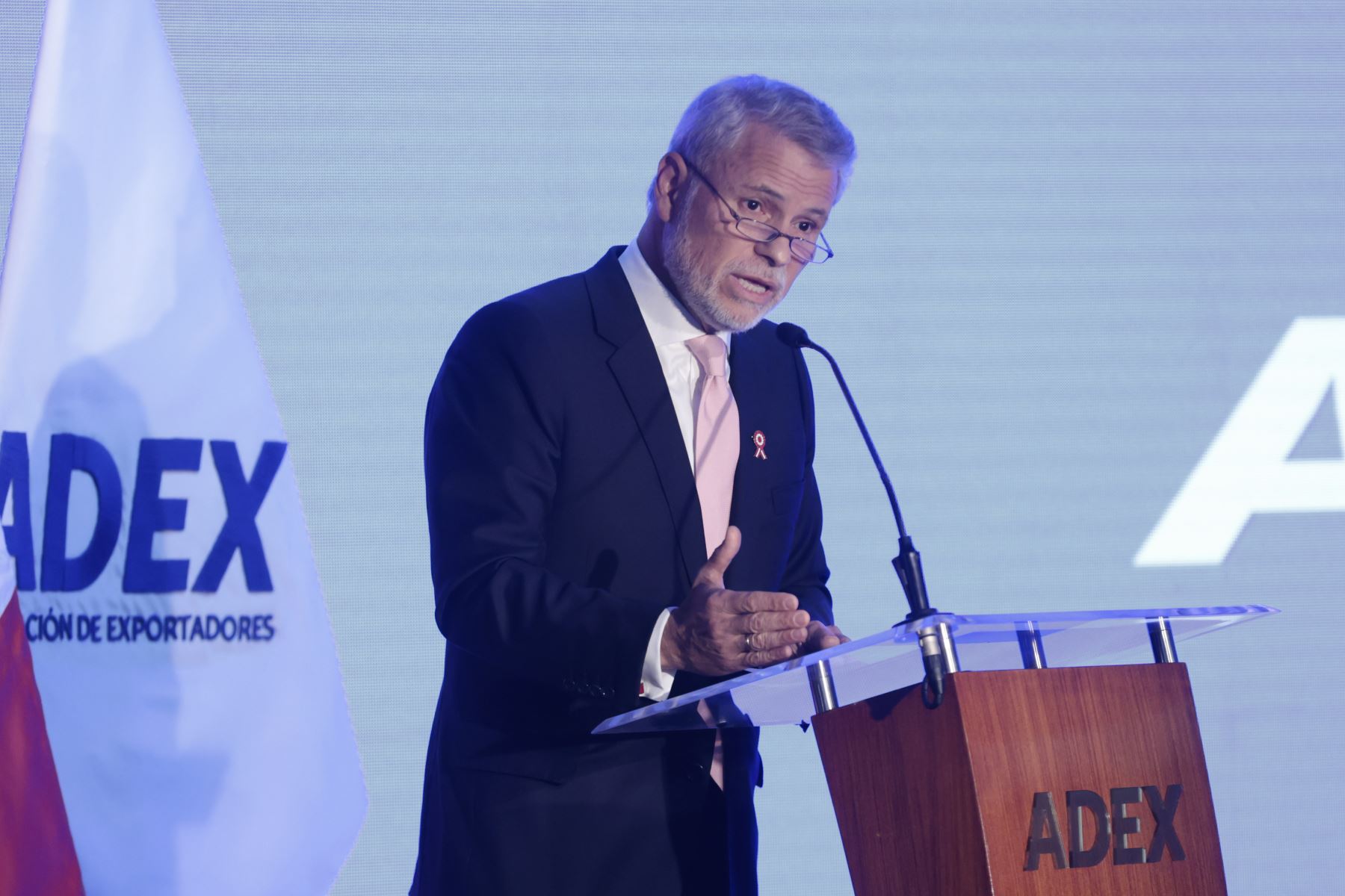 Presidente de Adex, Julio Pérez Alván, hizo un llamado a la unidad nacional para enfrentar los problemas comunes como la pobreza y la delincuencia. ANDINA/Vidal Tarqui